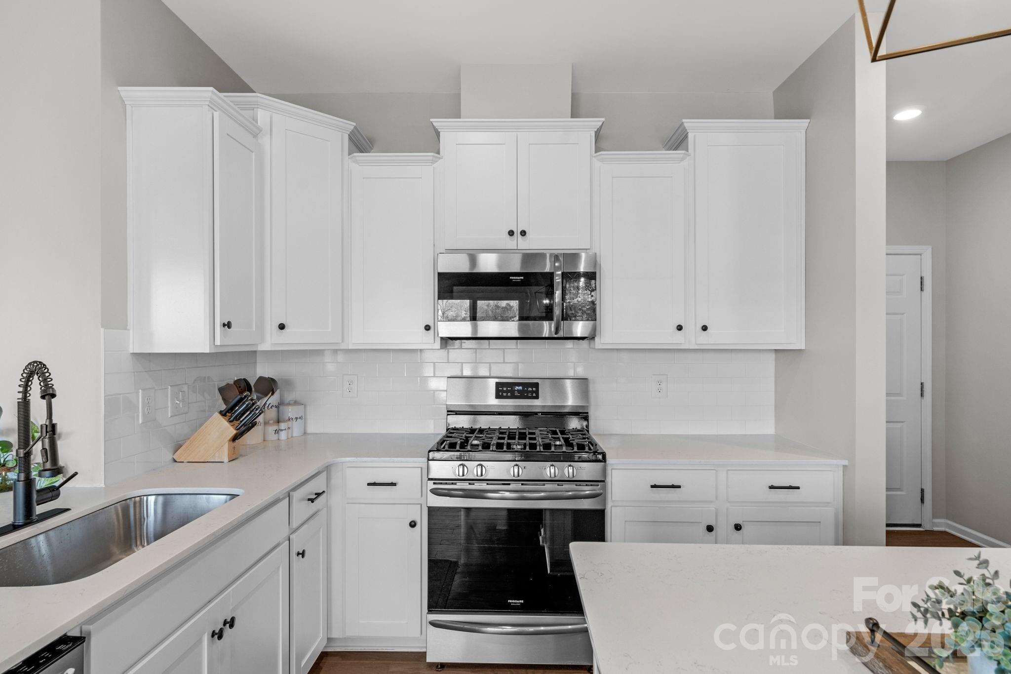 4280 Coachwhip Avenue