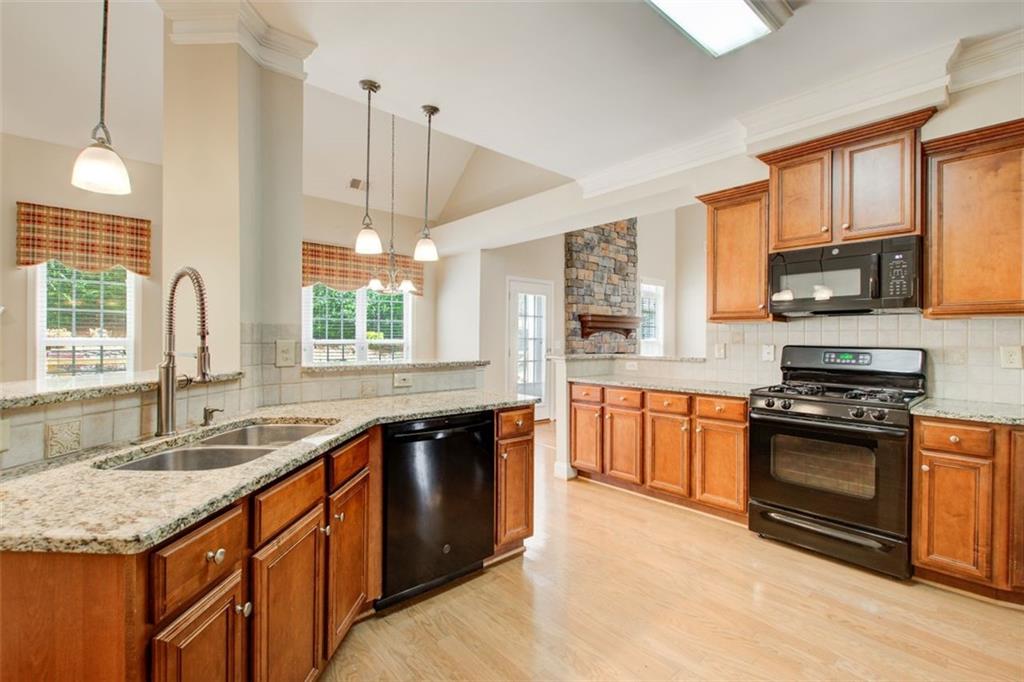 205 Thorn Creek Way