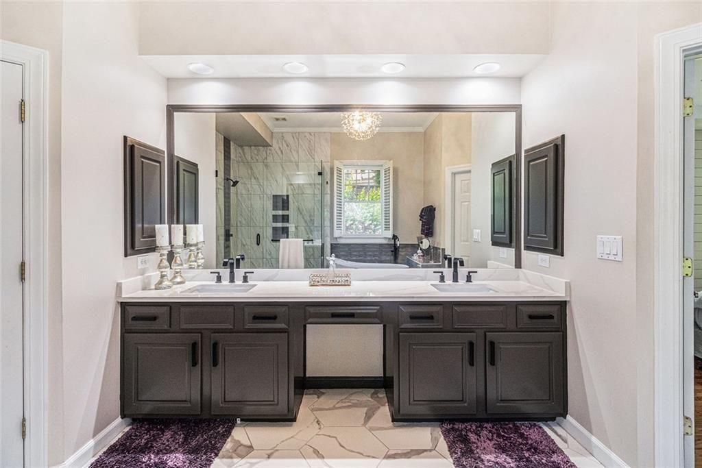 1600 Heritage Trail
