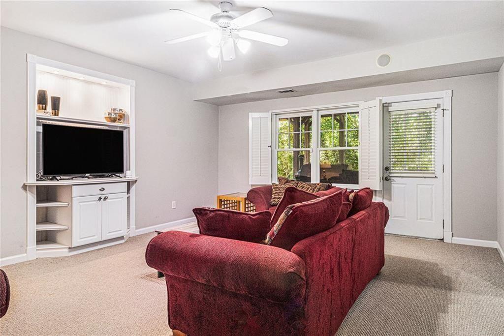 1600 Heritage Trail