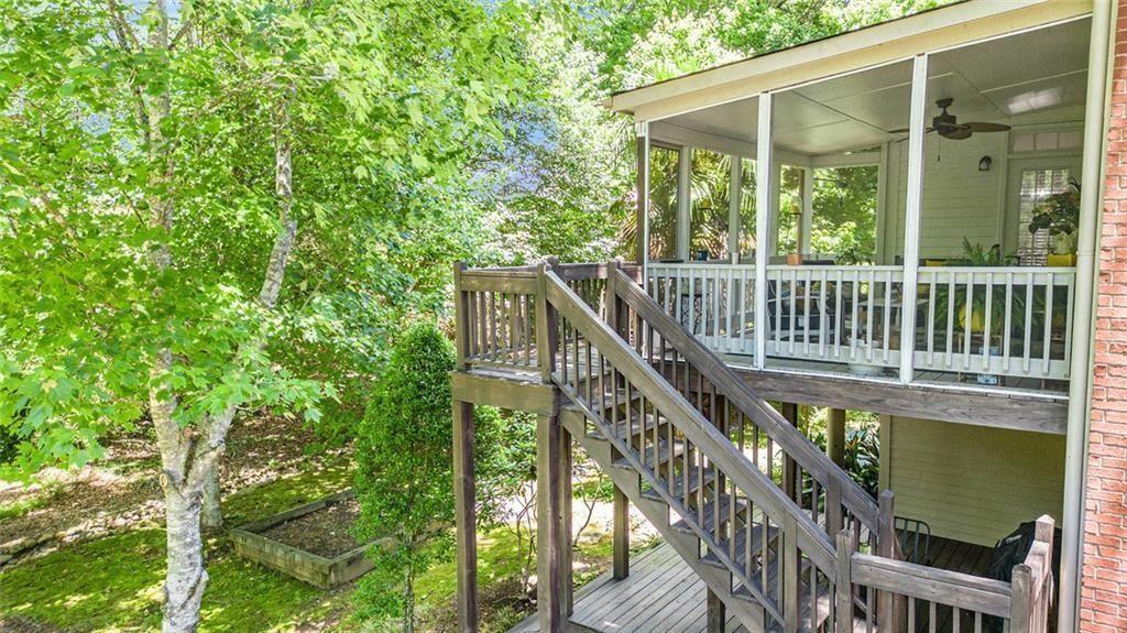 1600 Heritage Trail