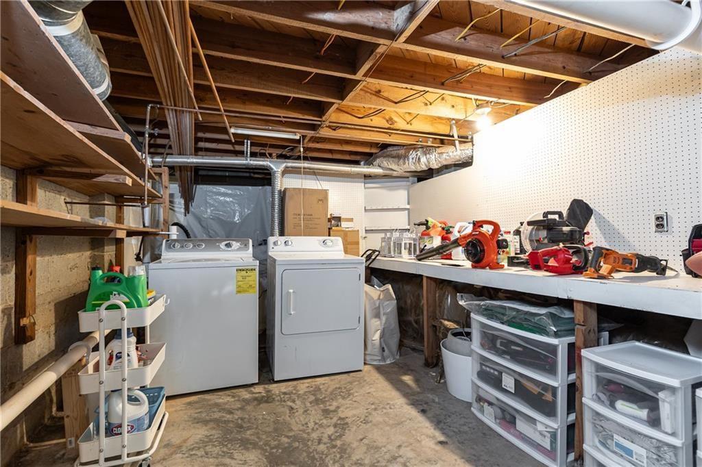 1295 Lindenwood Lane NE