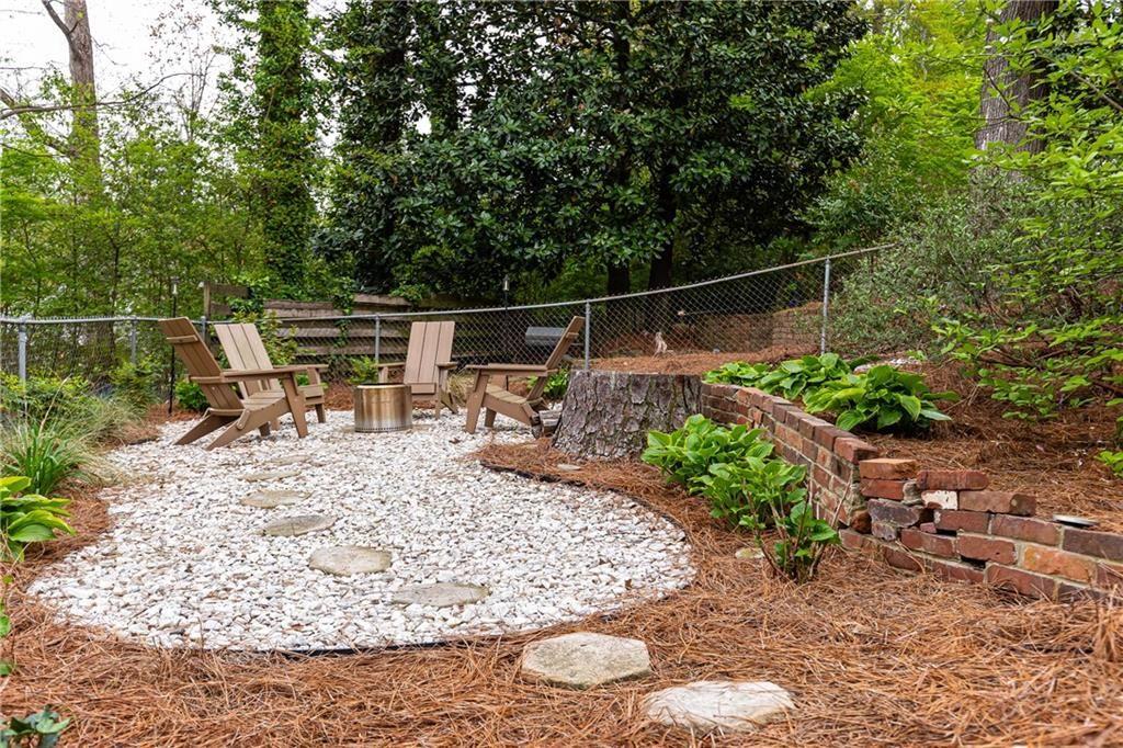 1295 Lindenwood Lane NE