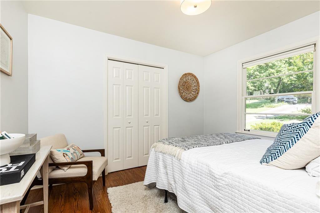 1295 Lindenwood Lane NE