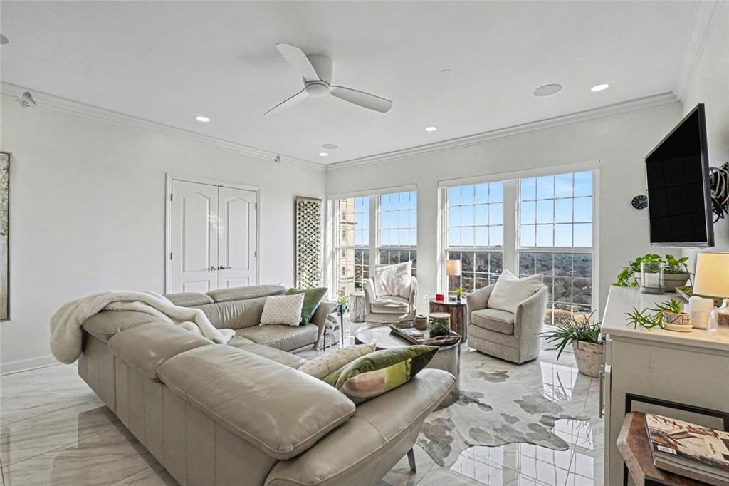 195 14th Street NE Unit 2806