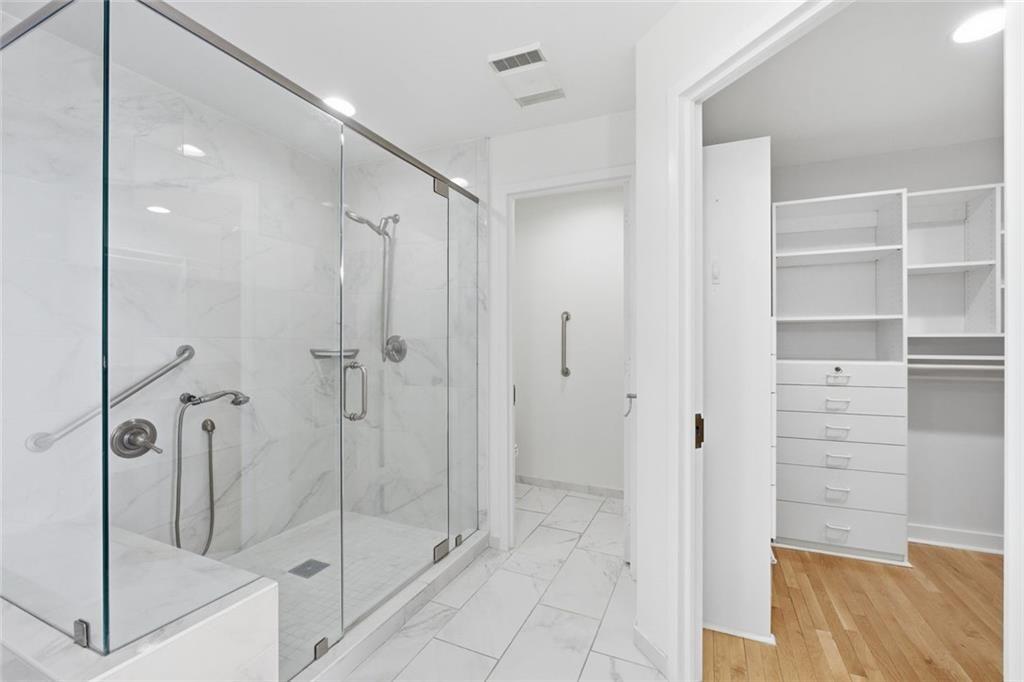 2660 Peachtree Road NW Unit 9G