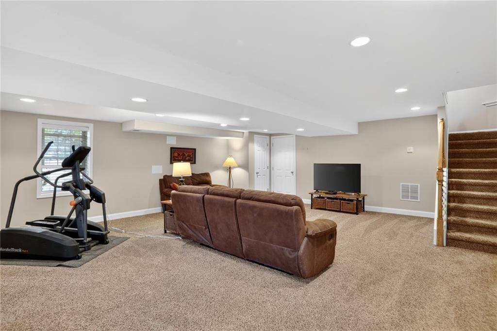 2560 Skyland Trail NE