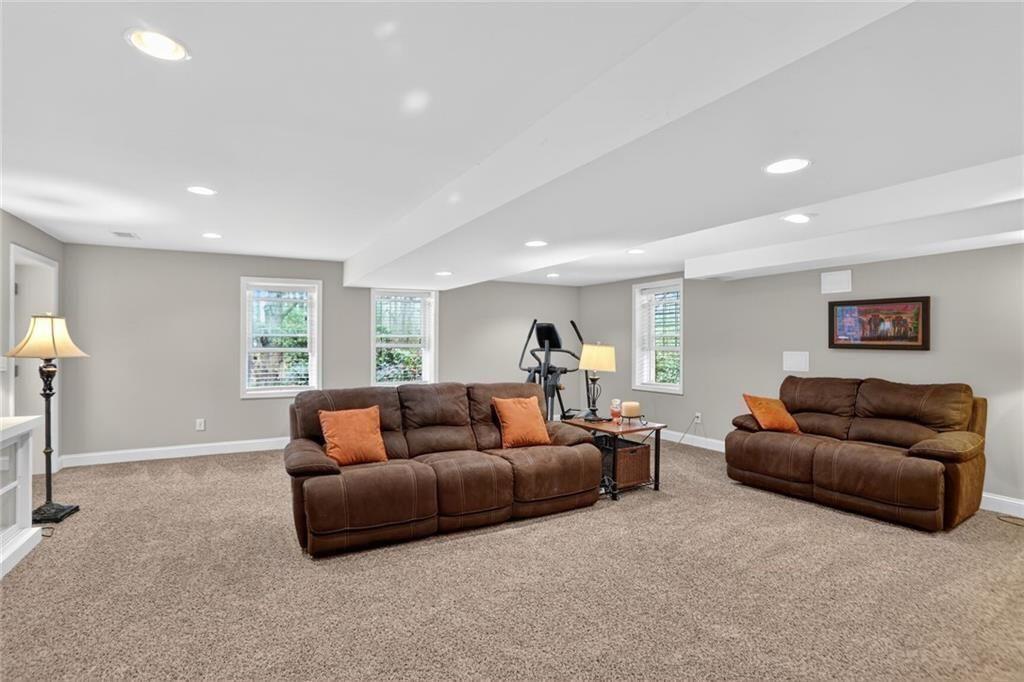 2560 Skyland Trail NE