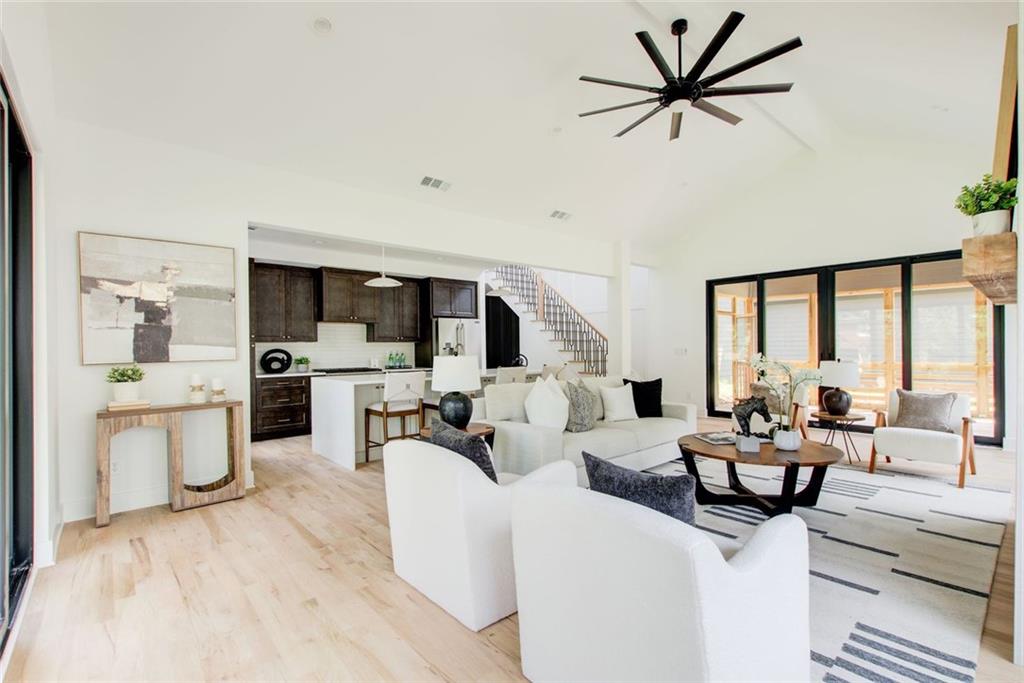 4043 Comanche Drive