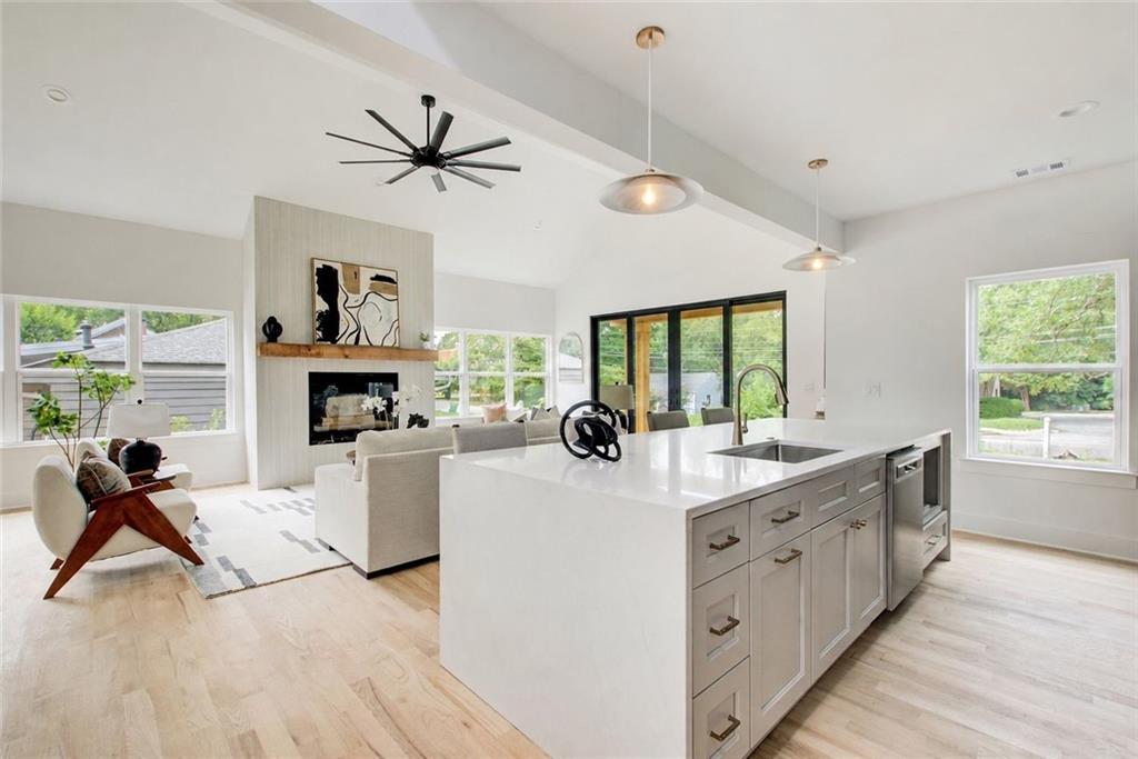 4043 Comanche Drive