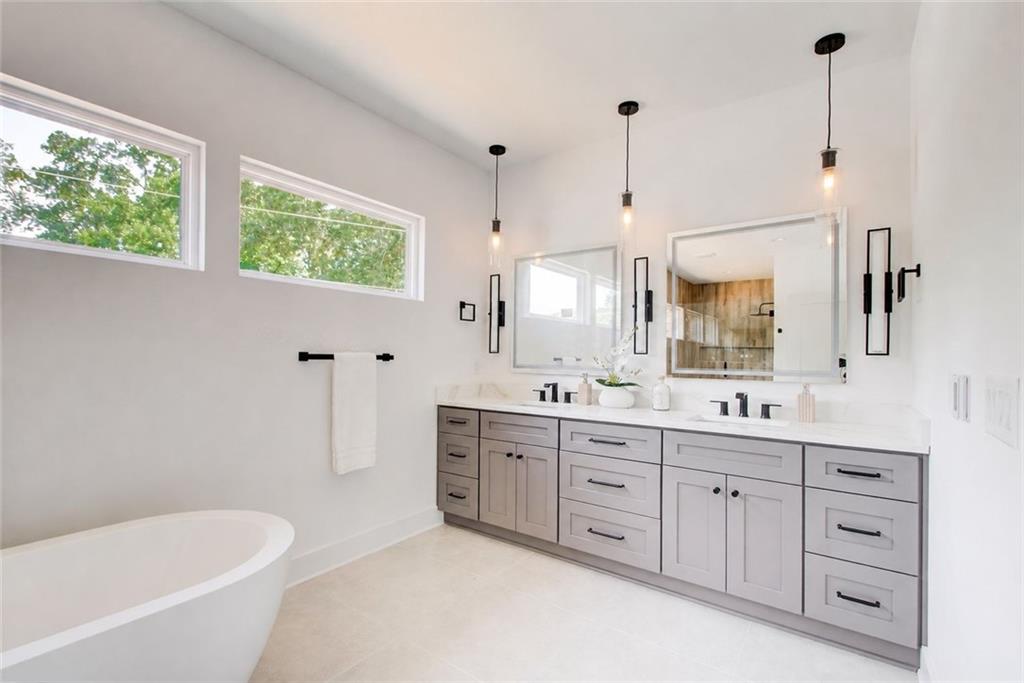4043 Comanche Drive