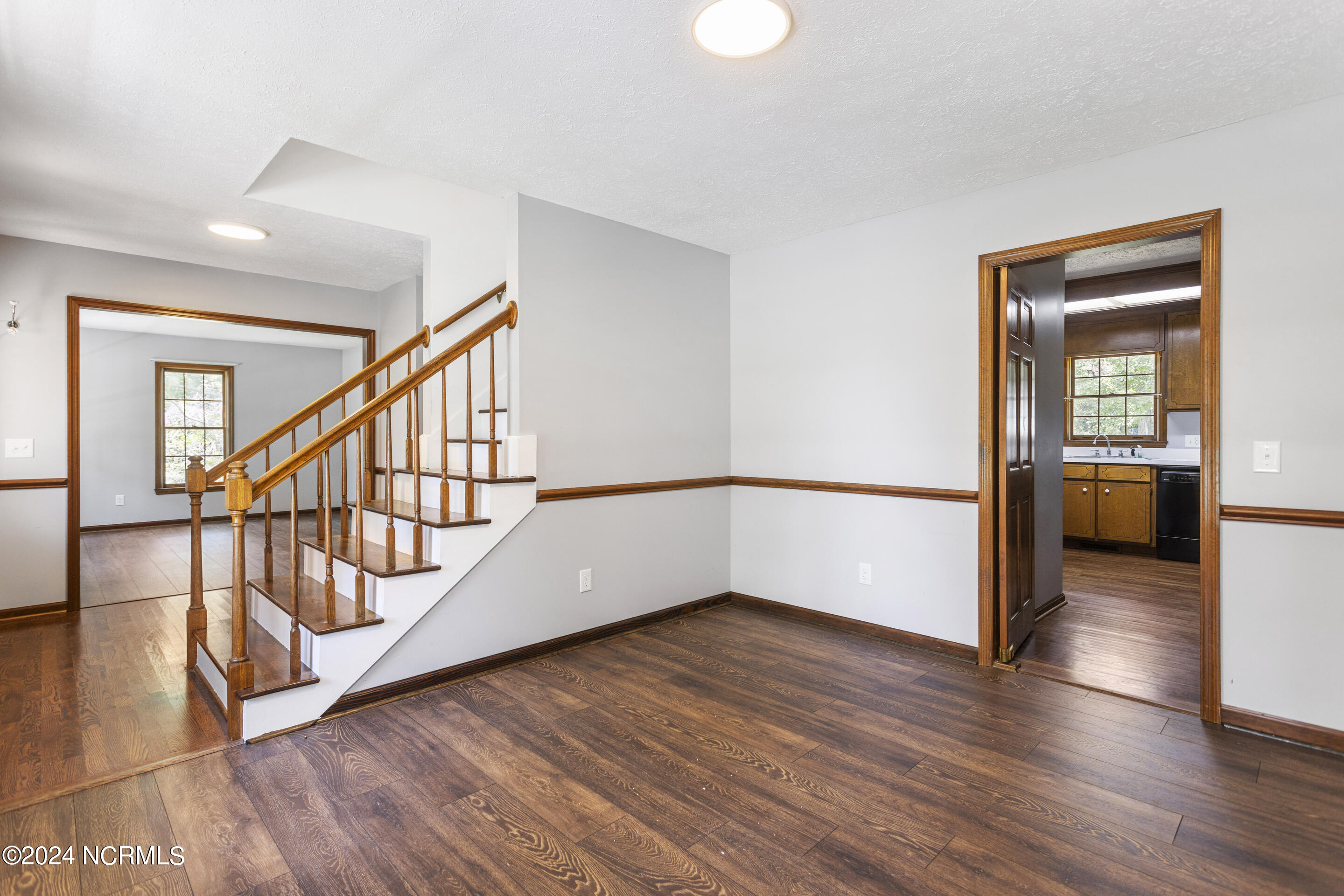 2640 Middle Sound Loop Road