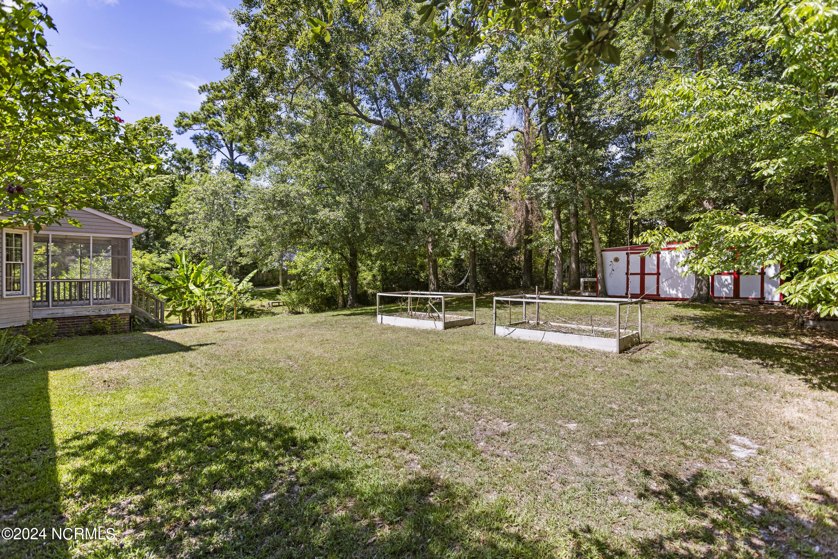 2640 Middle Sound Loop Road