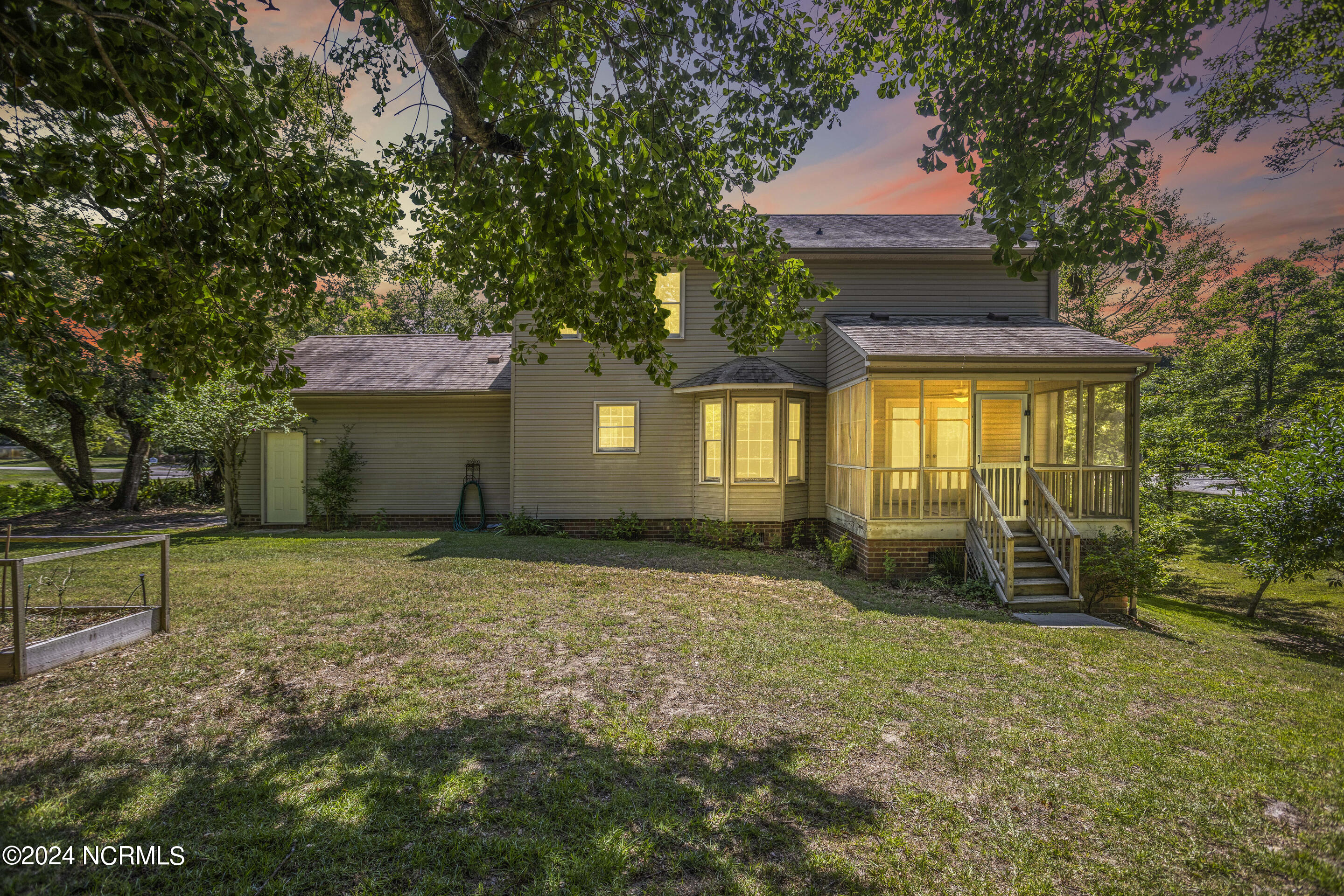 2640 Middle Sound Loop Road