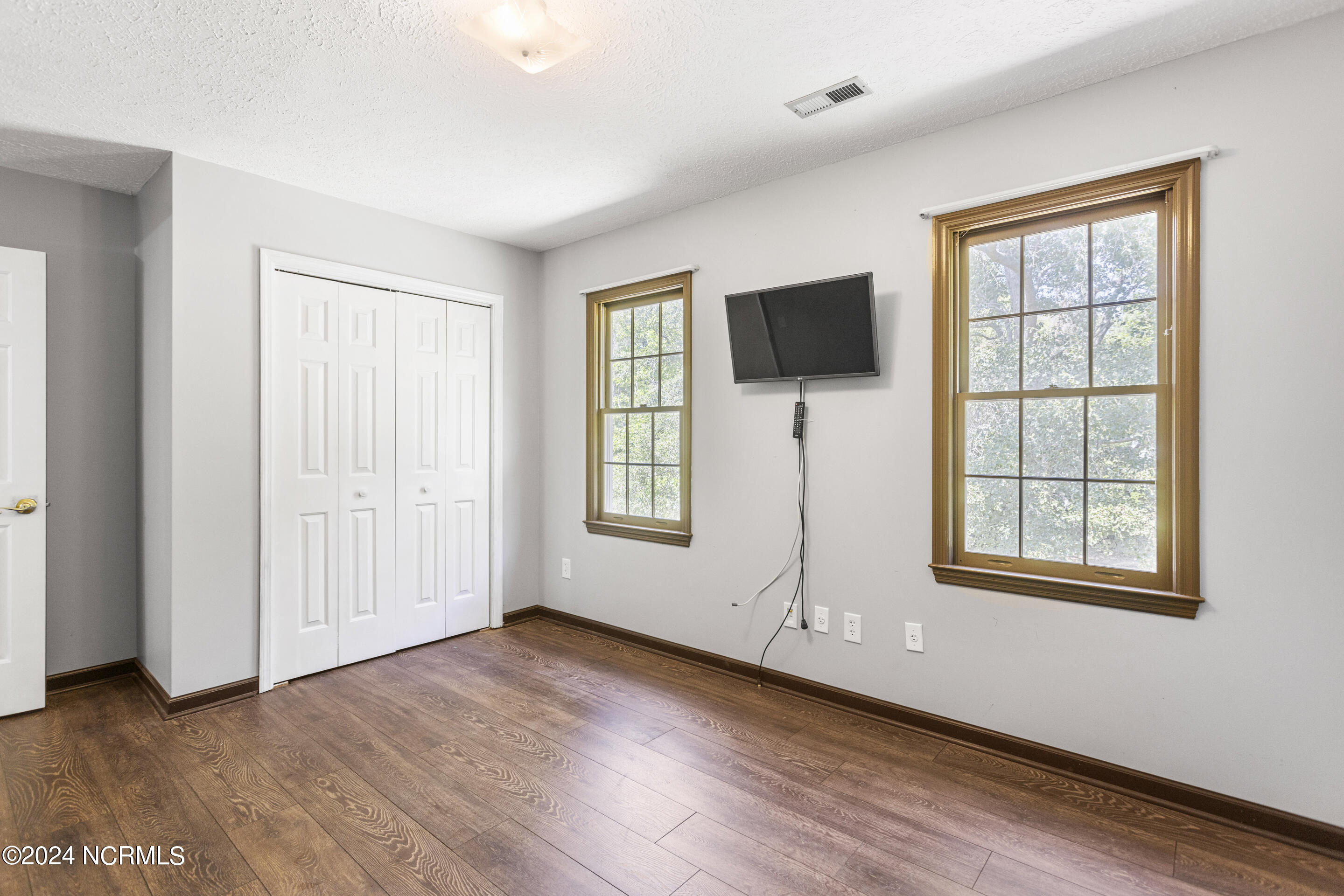 2640 Middle Sound Loop Road