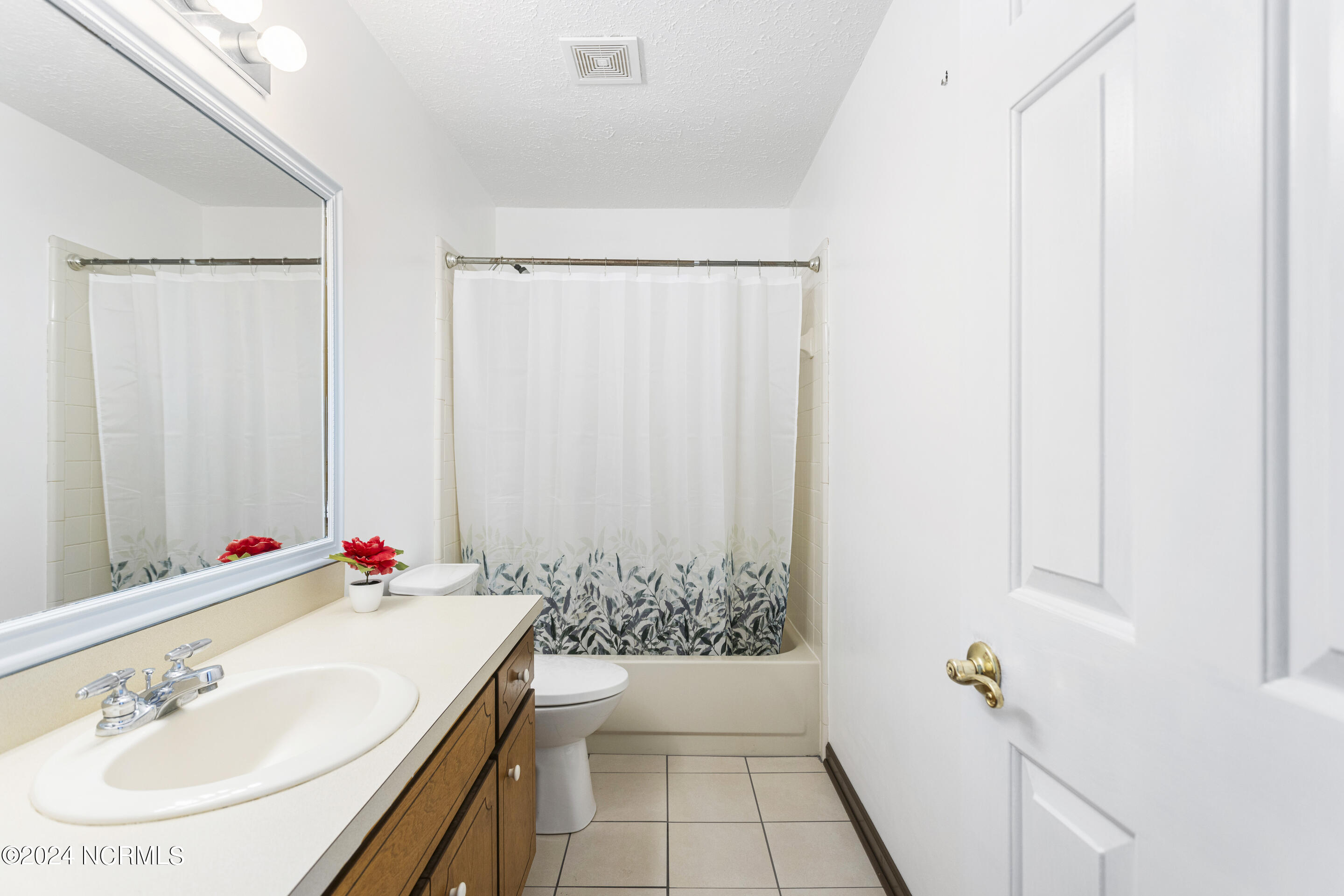 2640 Middle Sound Loop Road