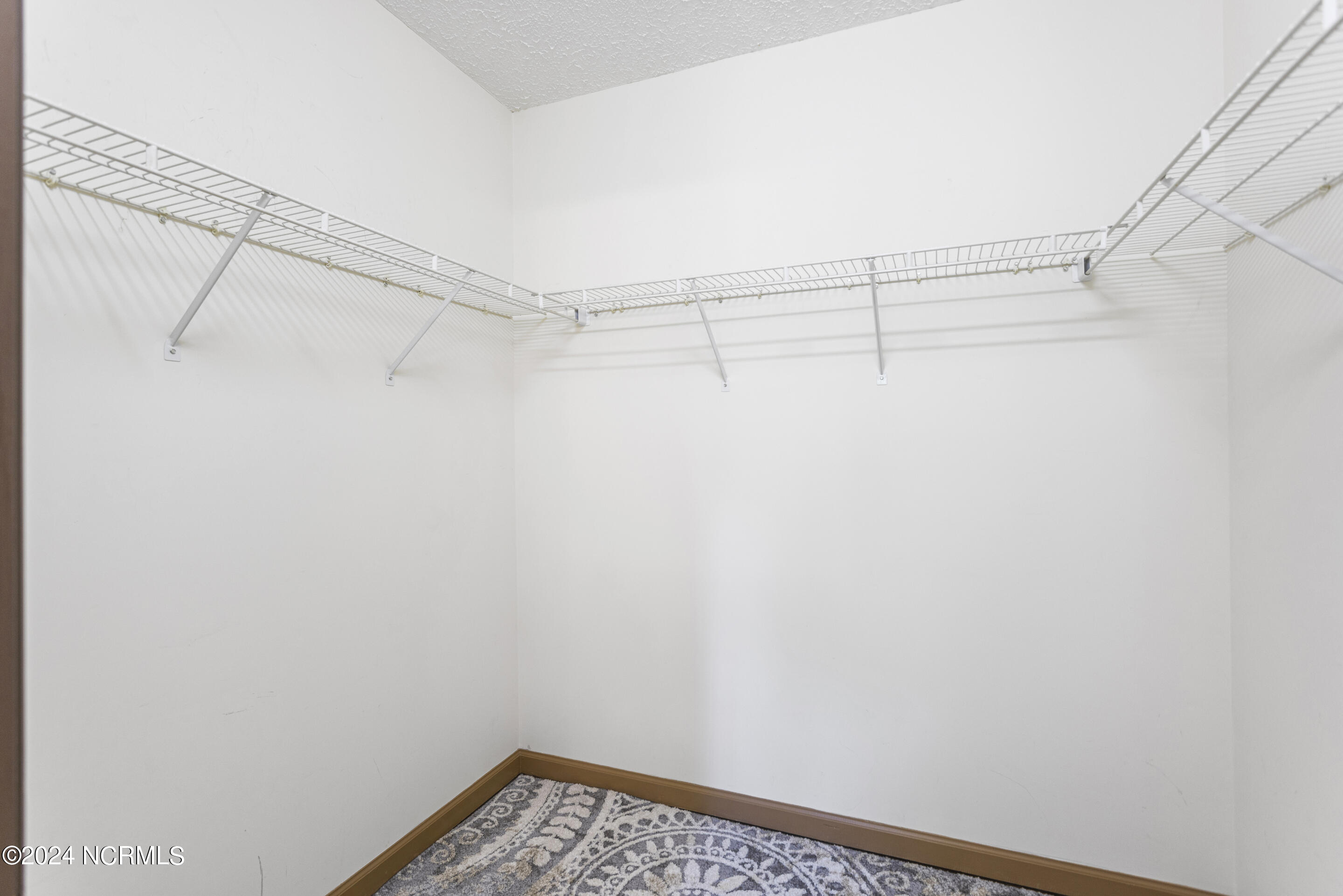 2640 Middle Sound Loop Road