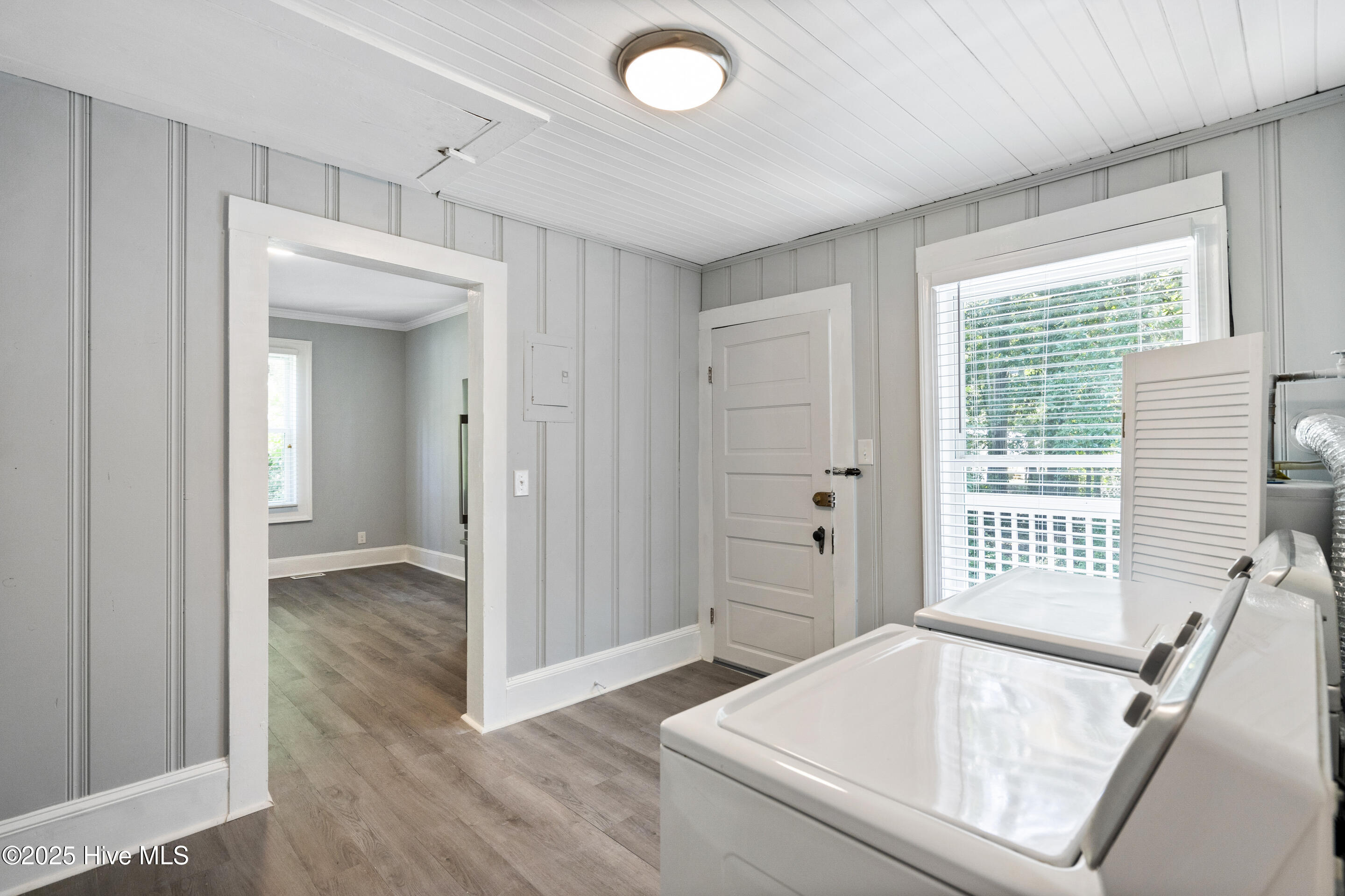 5610 Forest Ave. Avenue