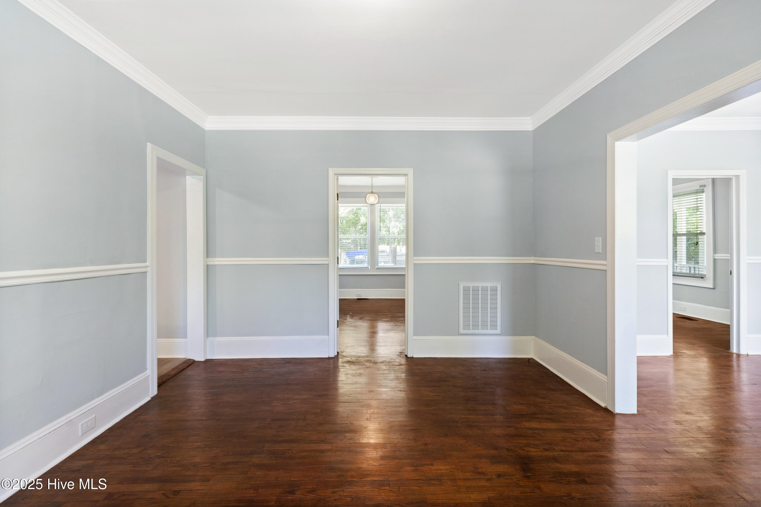 5610 Forest Ave. Avenue