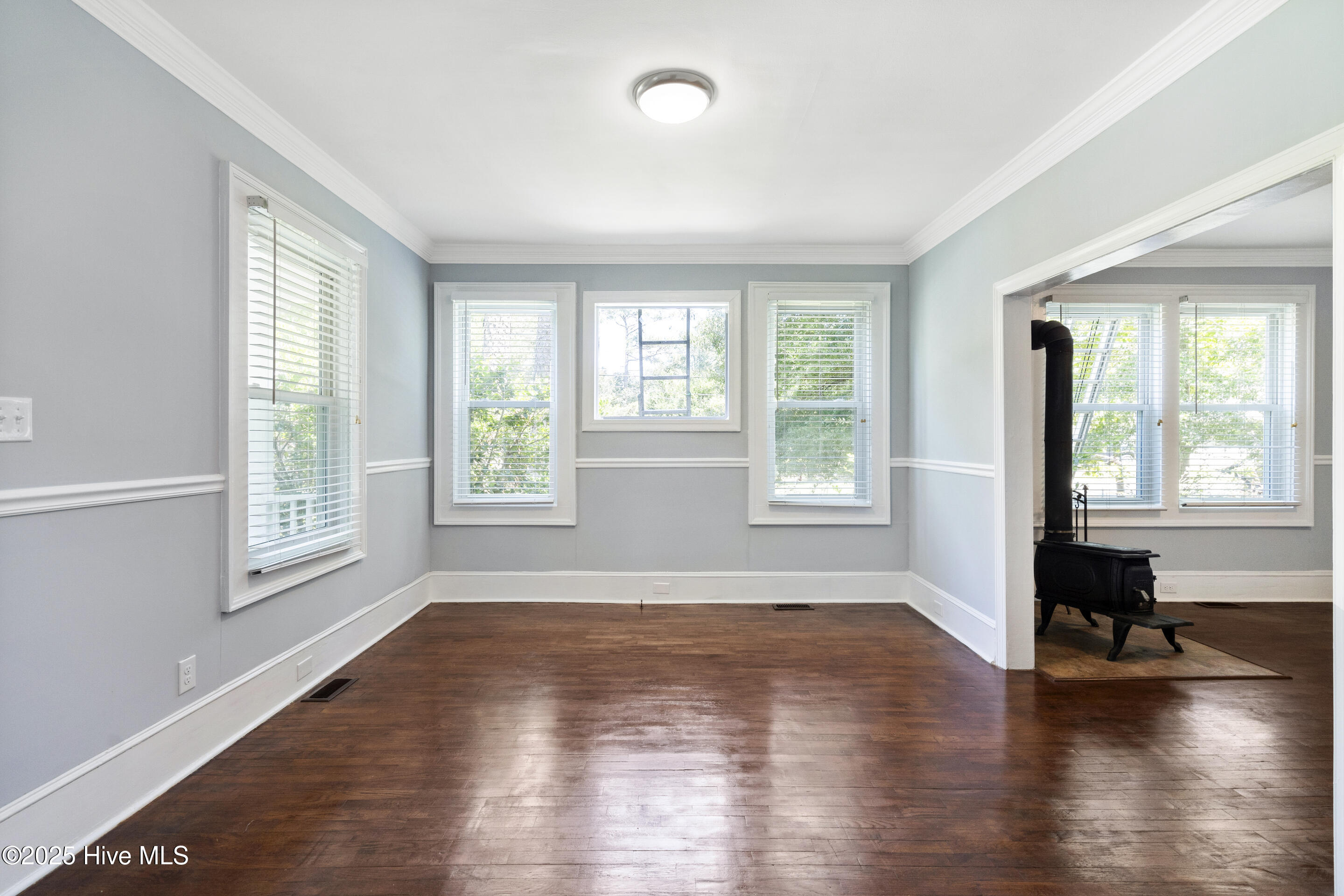 5610 Forest Ave. Avenue