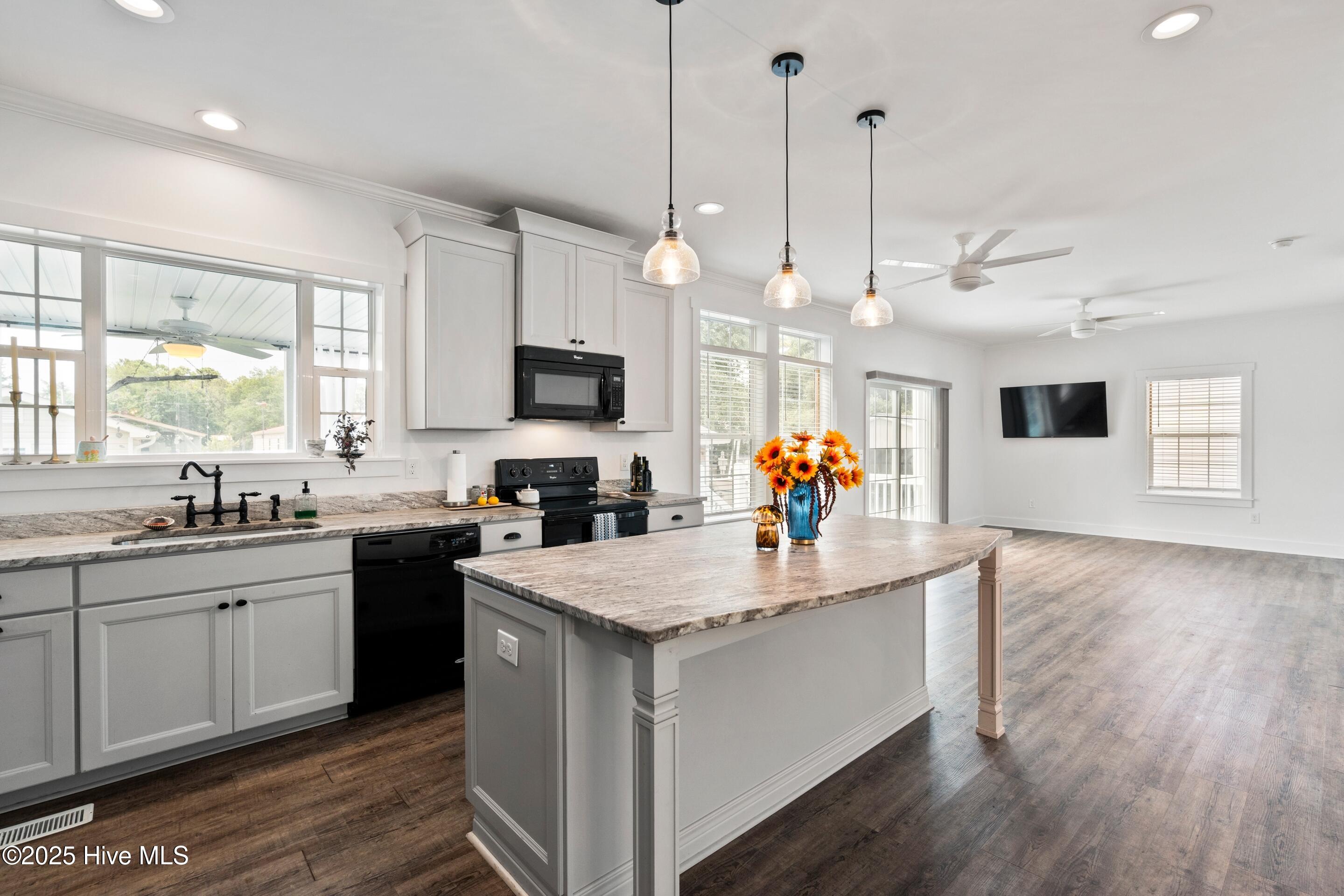 1933 Estate Street SW, Supply