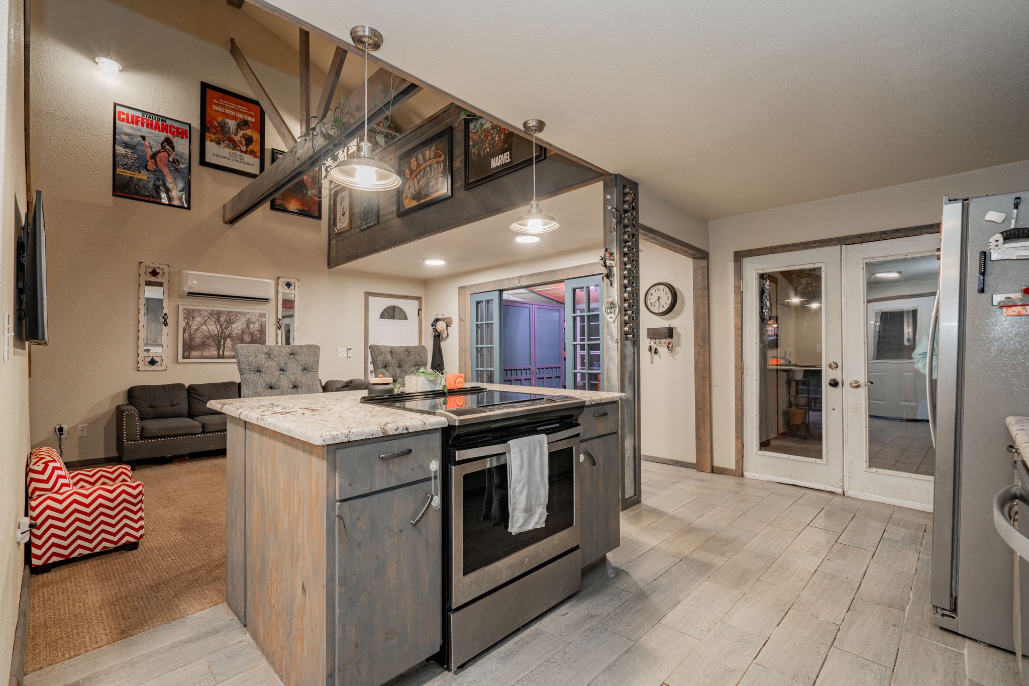 1875 Lake Highland W