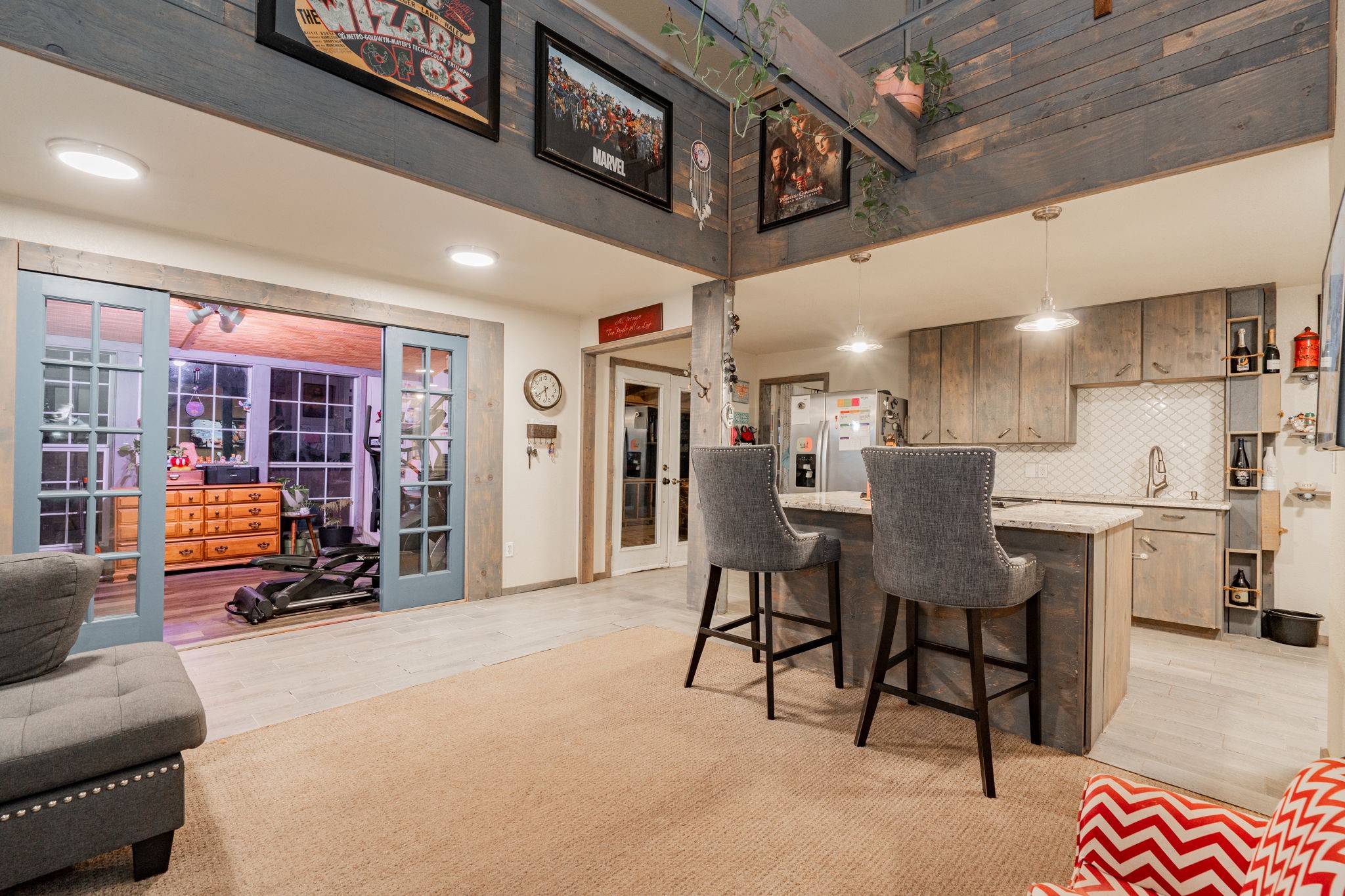 1875 Lake Highland W