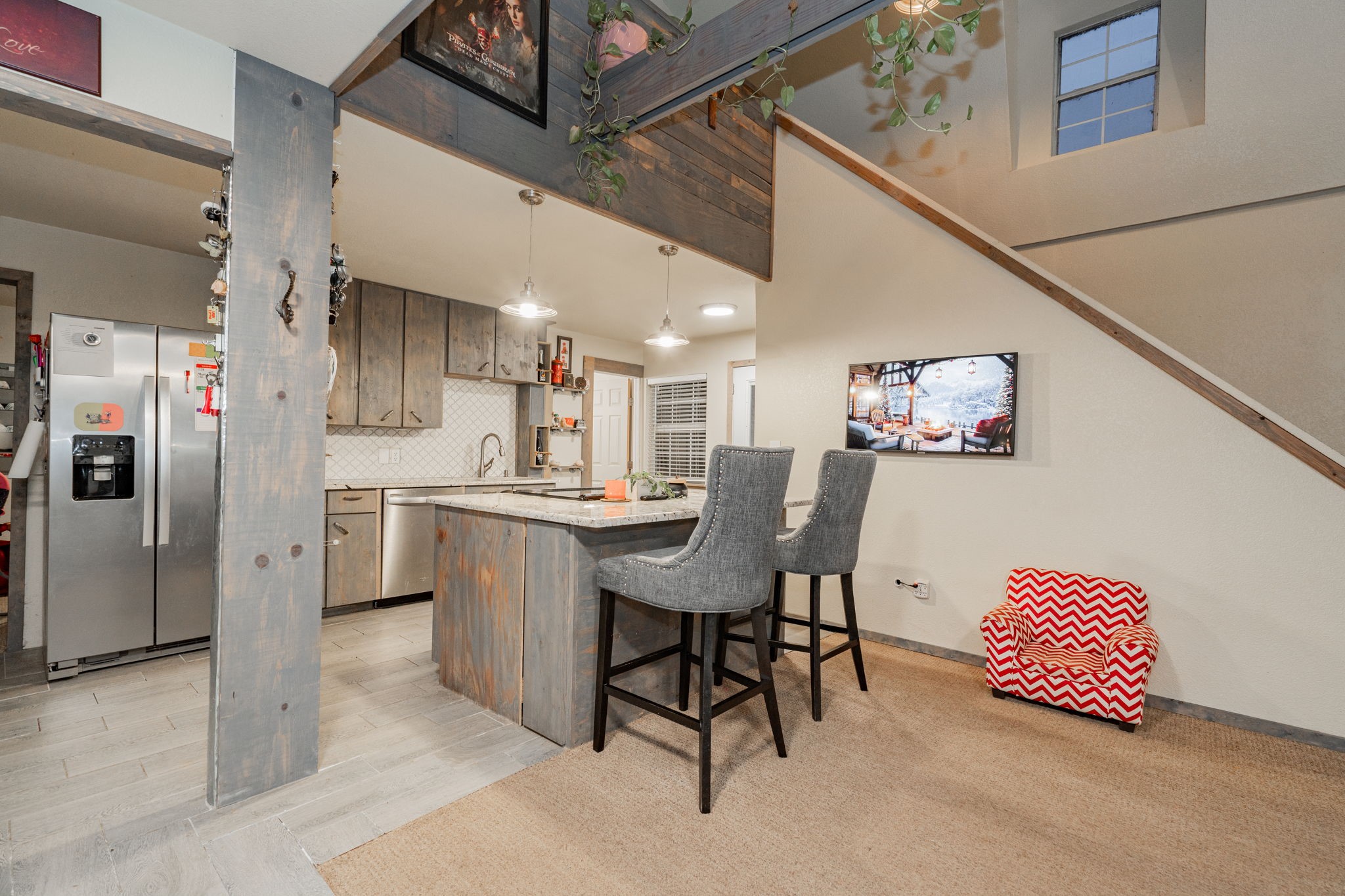 1875 Lake Highland W