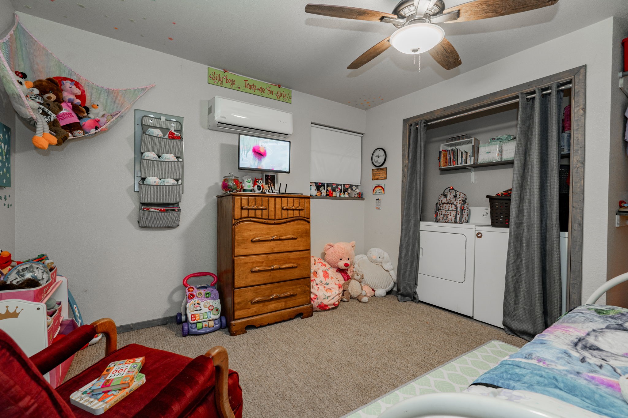 1875 Lake Highland W