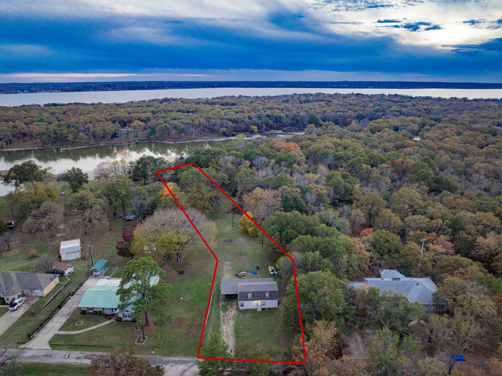 1875 Lake Highland W