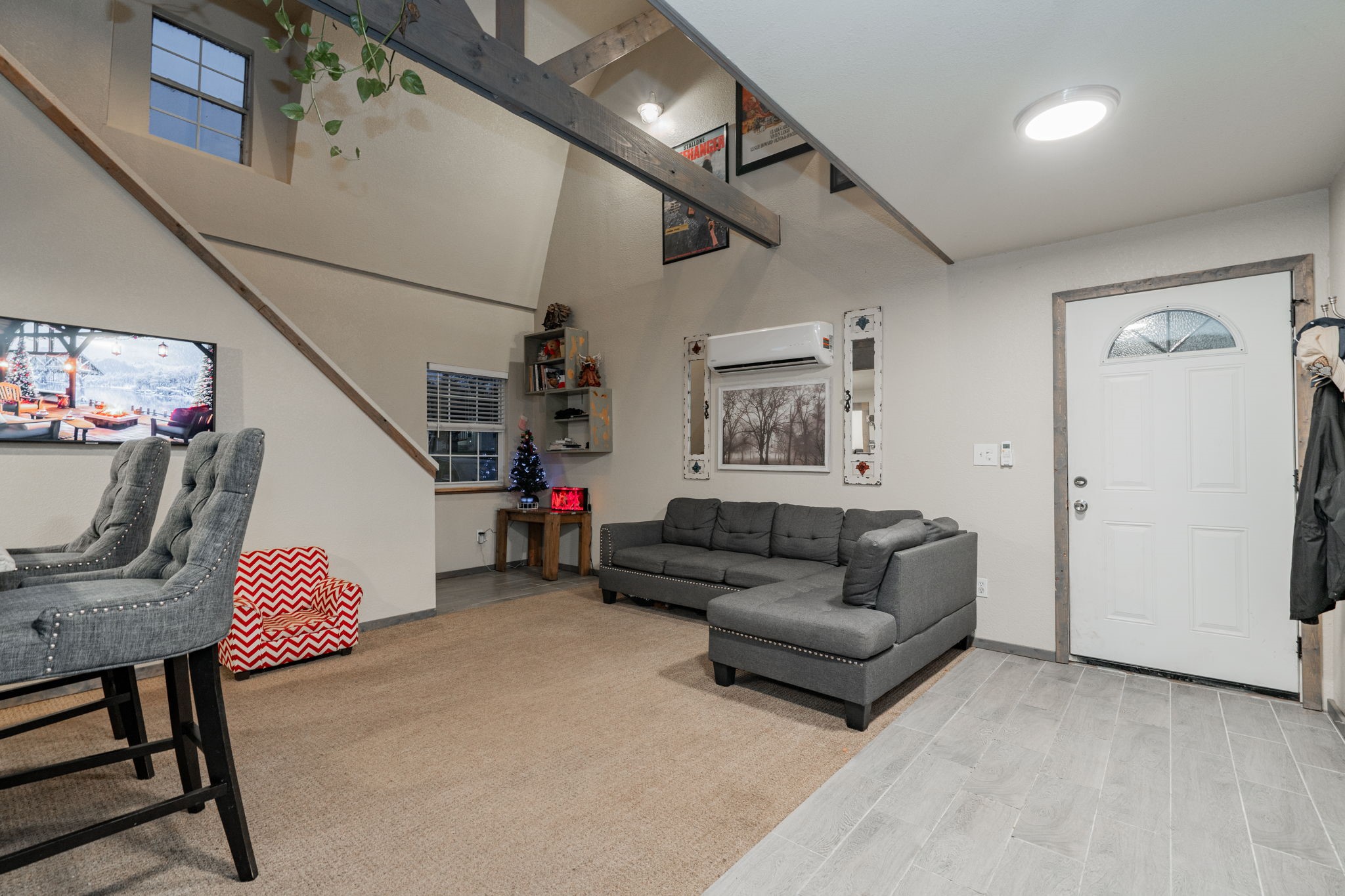 1875 Lake Highland W