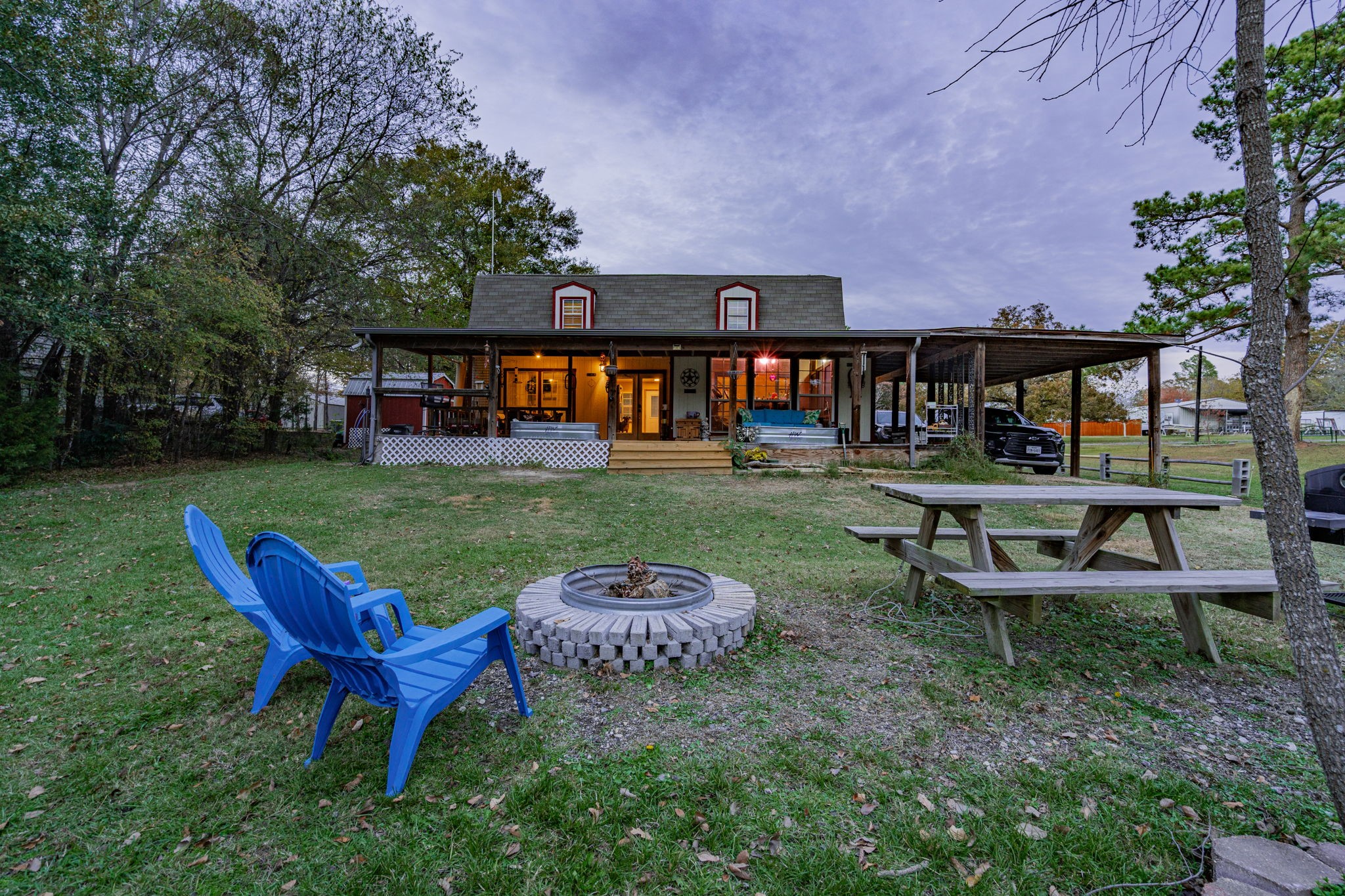 1875 Lake Highland W