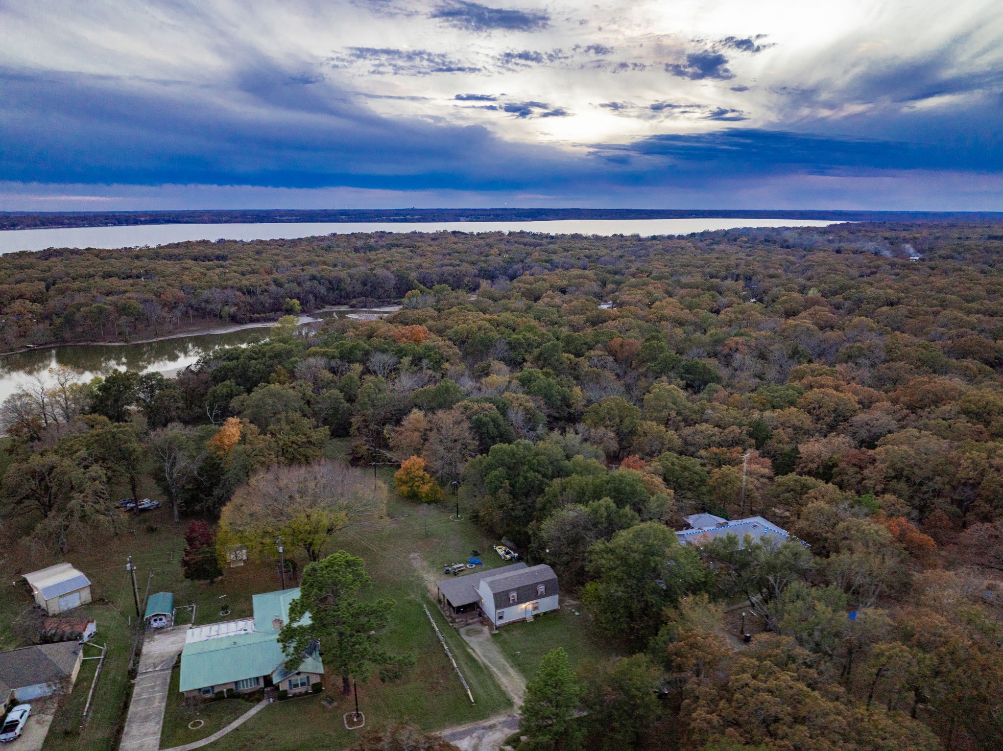 1875 Lake Highland W