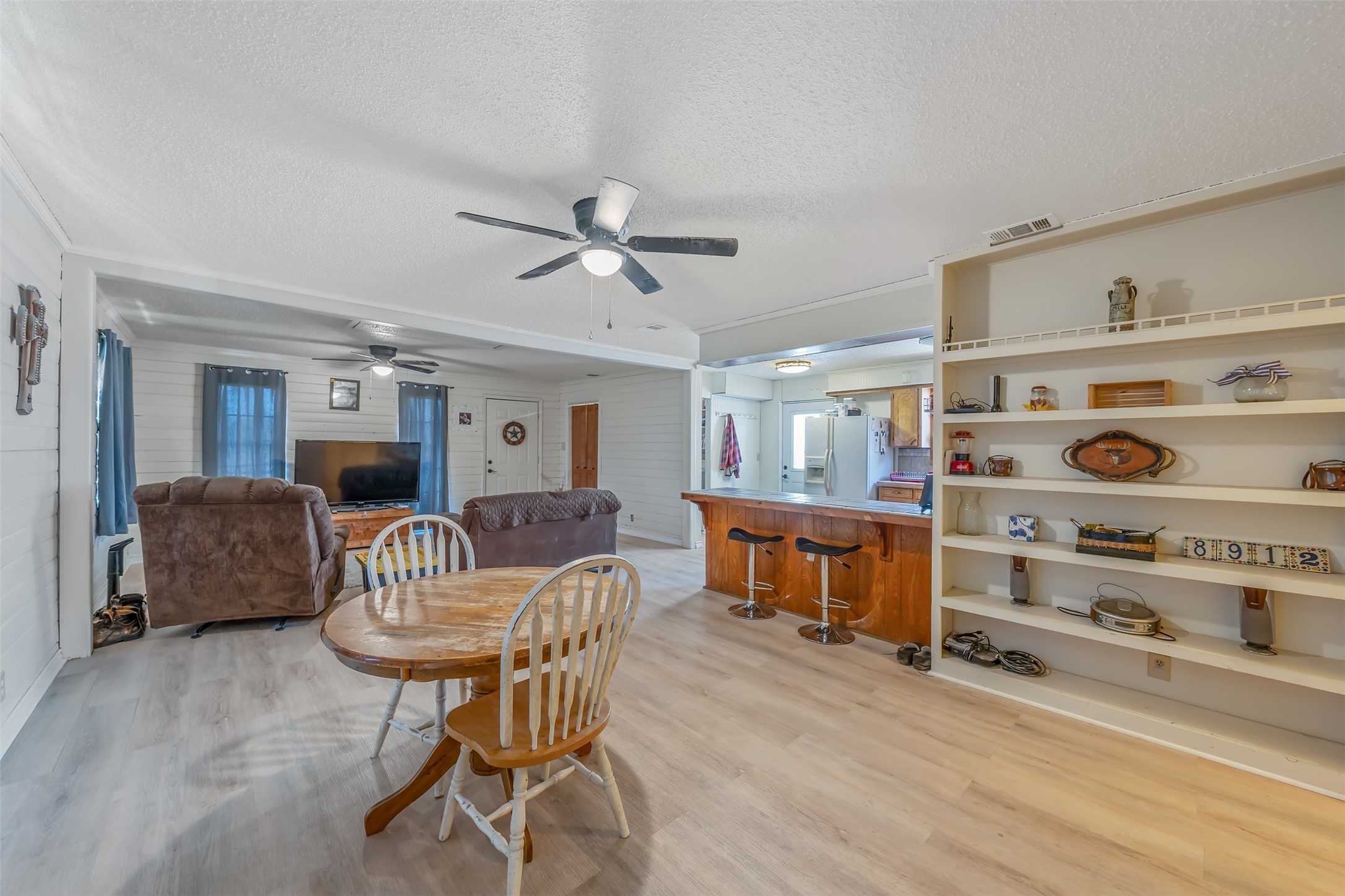 8912 W State Highway 294