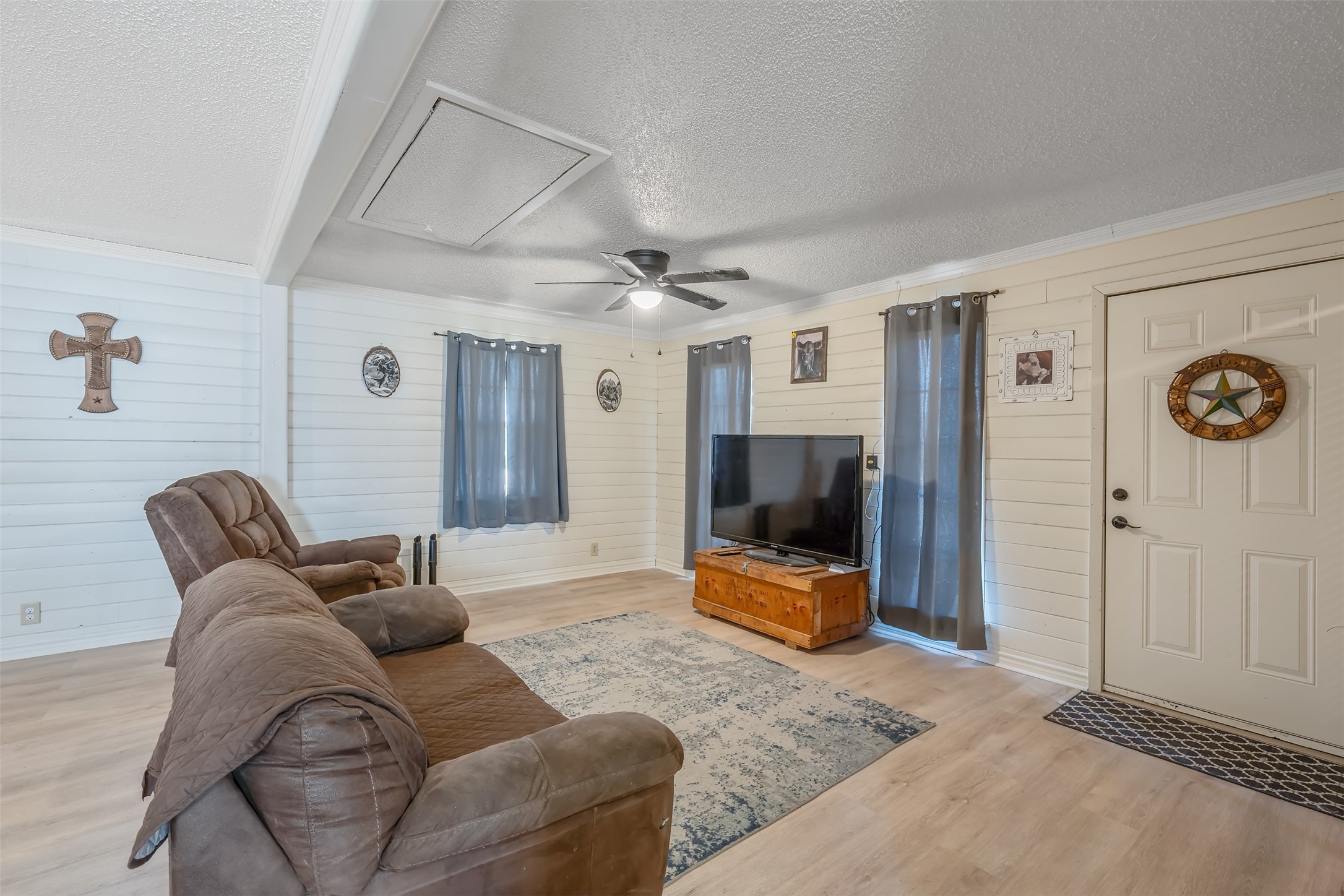 8912 W State Highway 294