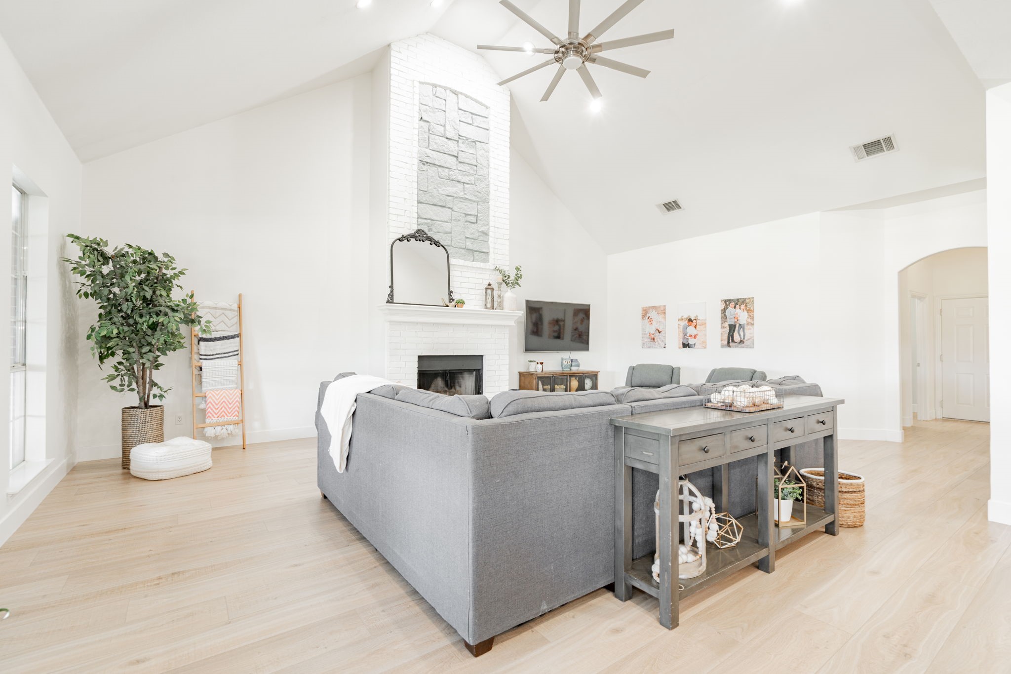 1297 W Secretariat Drive