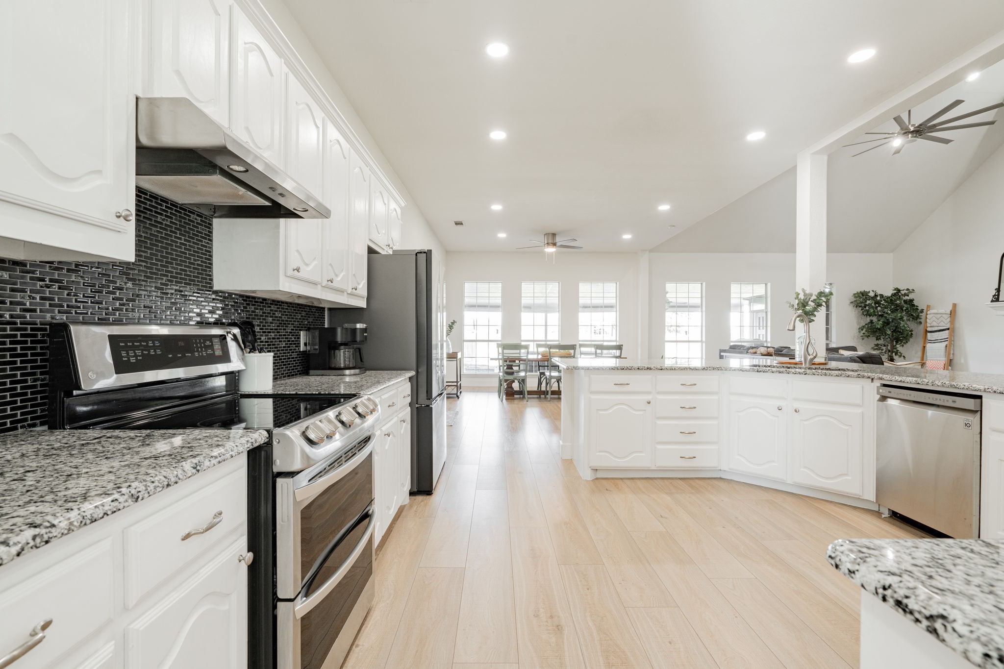 1297 W Secretariat Drive
