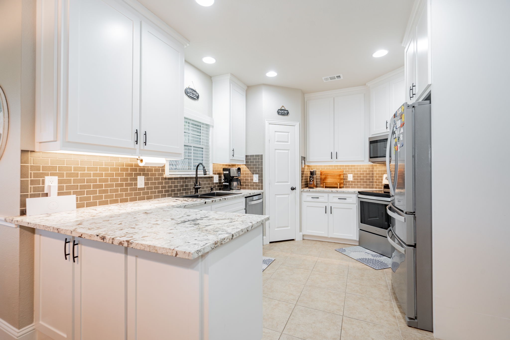 1609 W Alamosa Drive