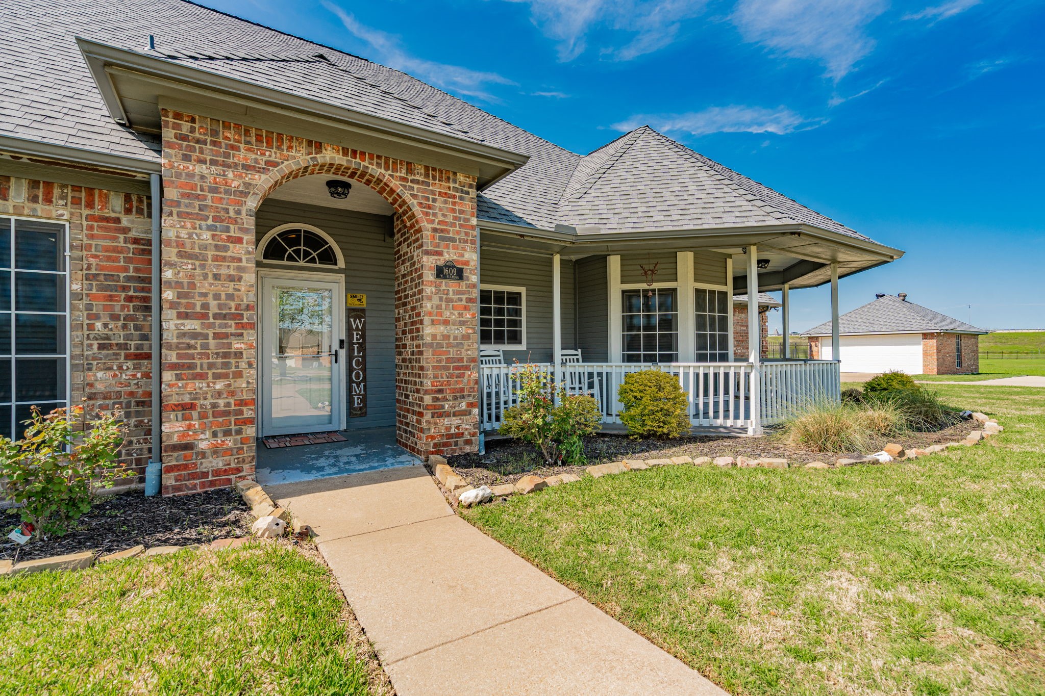 1609 W Alamosa Drive