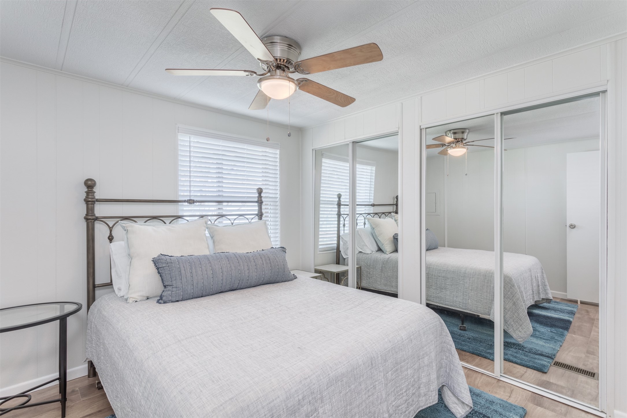 2208 Crestview Circle