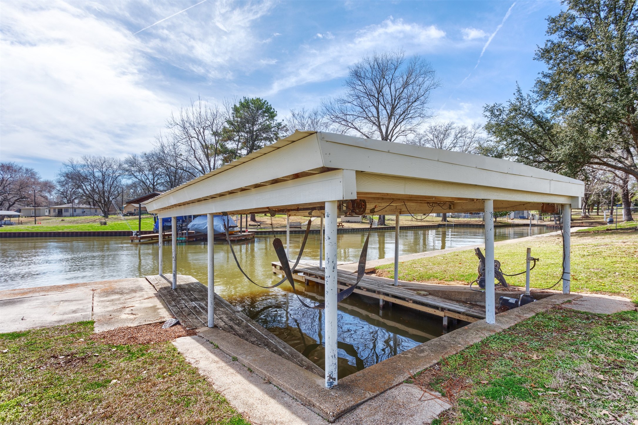 2208 Crestview Circle