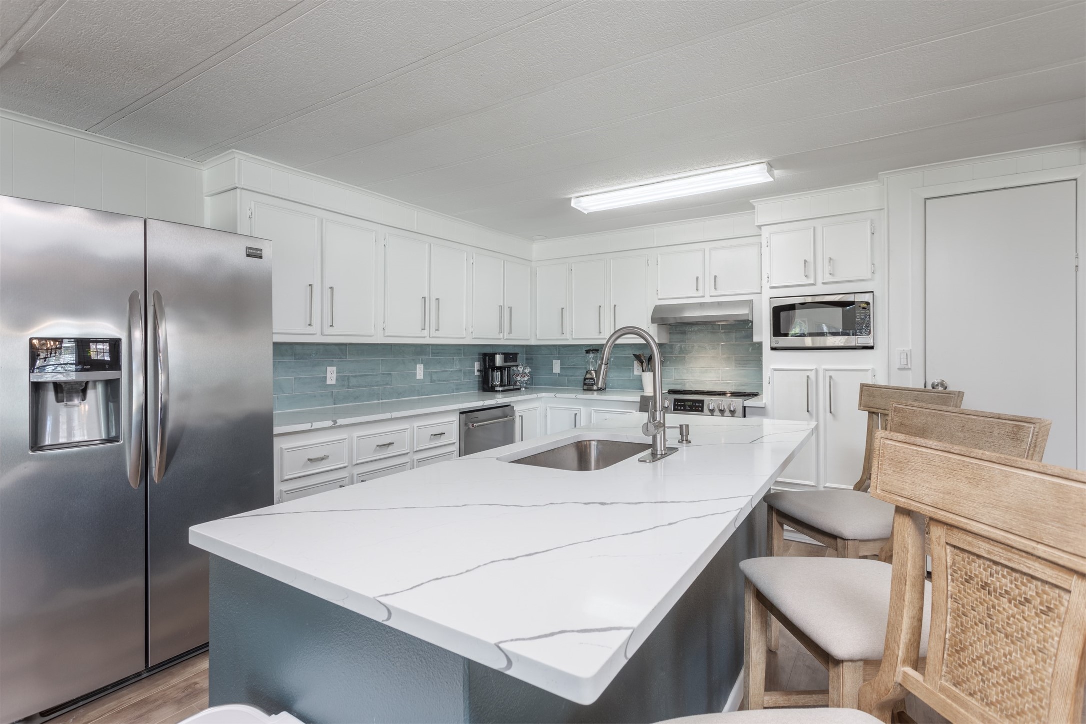 2208 Crestview Circle