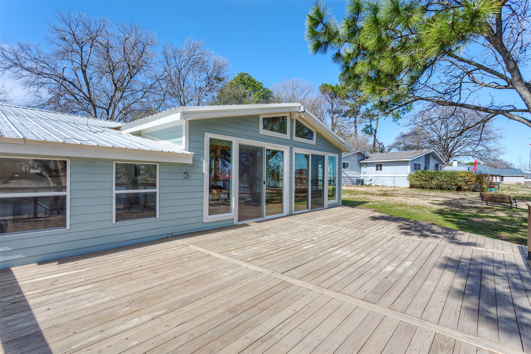 2208 Crestview Circle