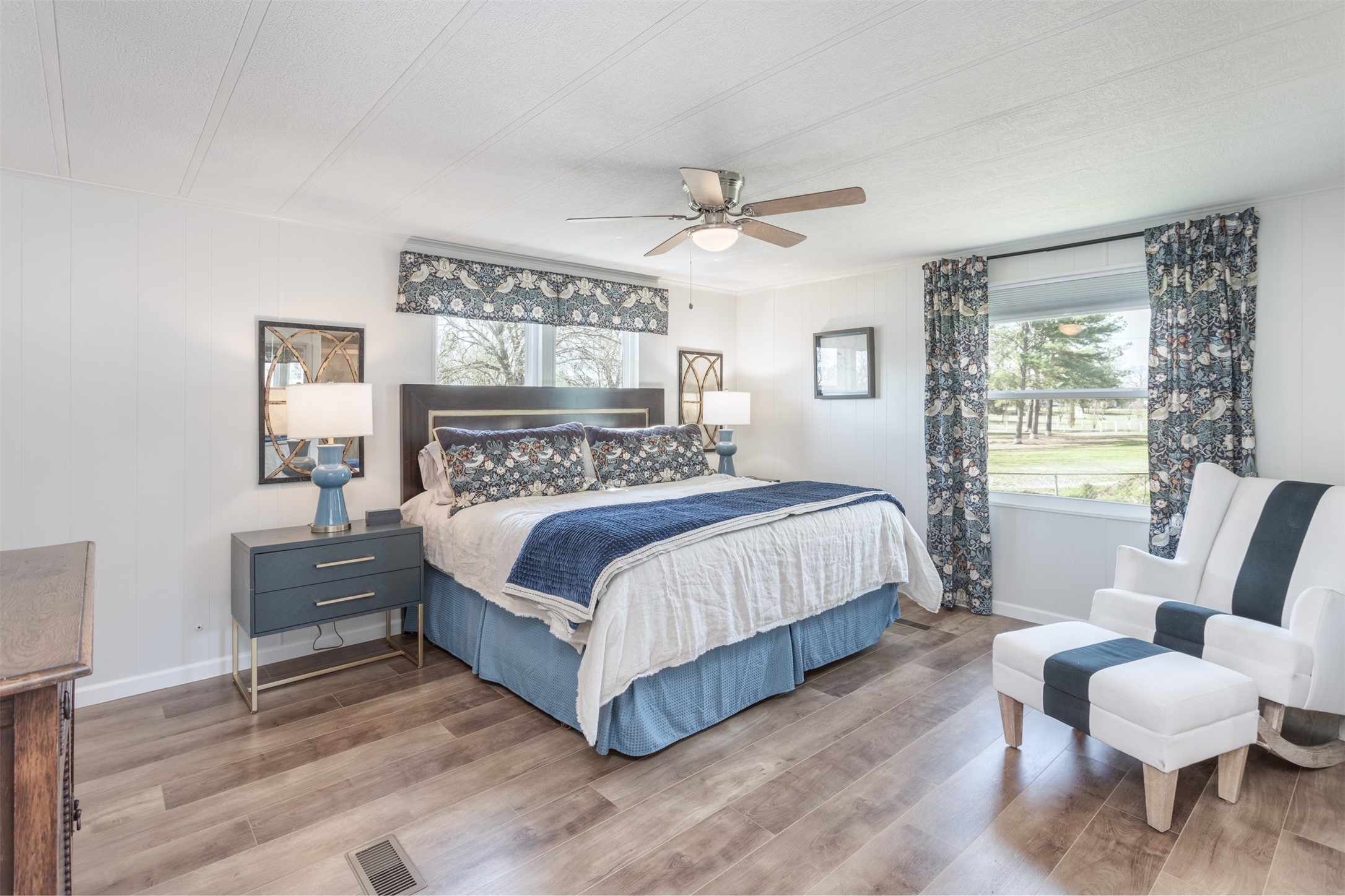 2208 Crestview Circle