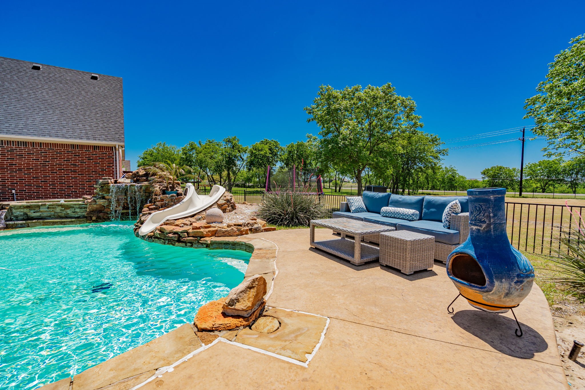 12176 Livingston Way