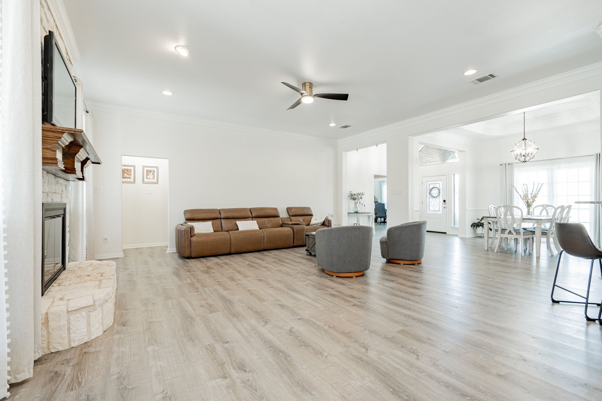 12176 Livingston Way