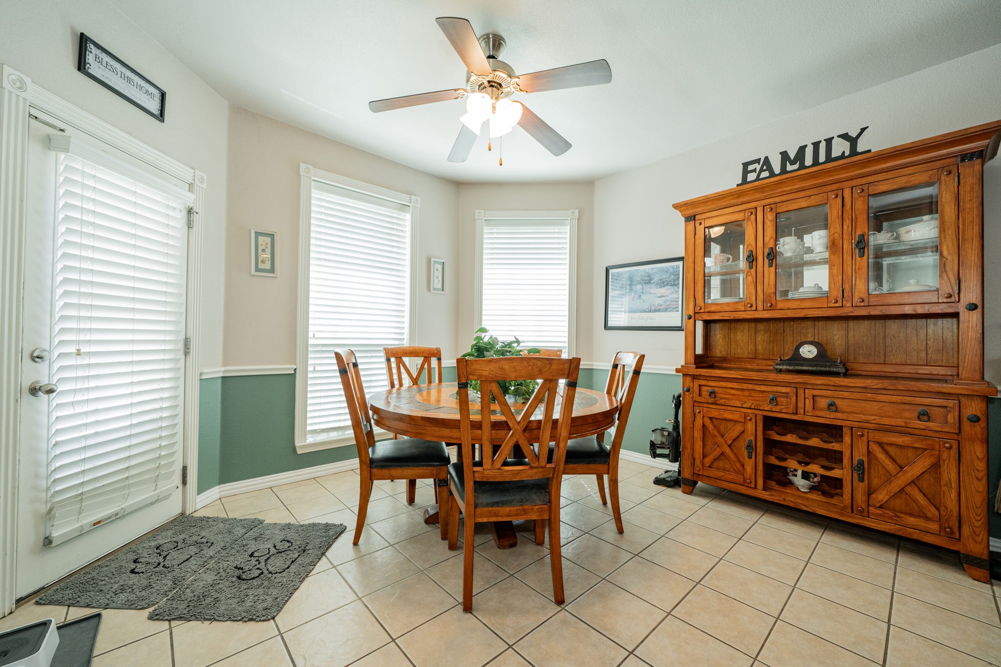 2577 W Alamosa Drive