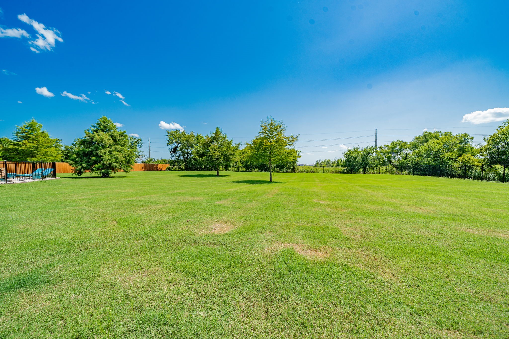 2577 W Alamosa Drive