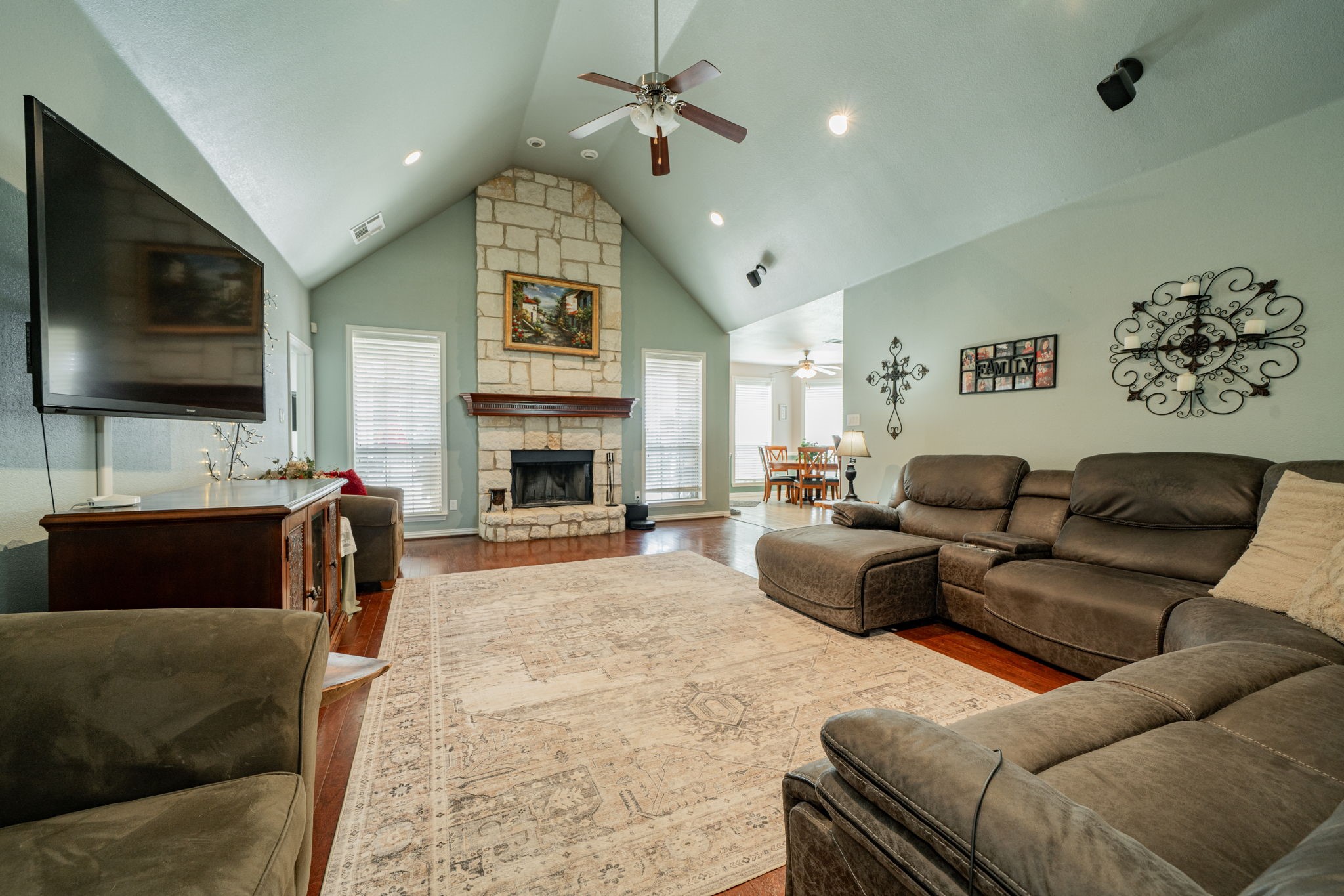 2577 W Alamosa Drive