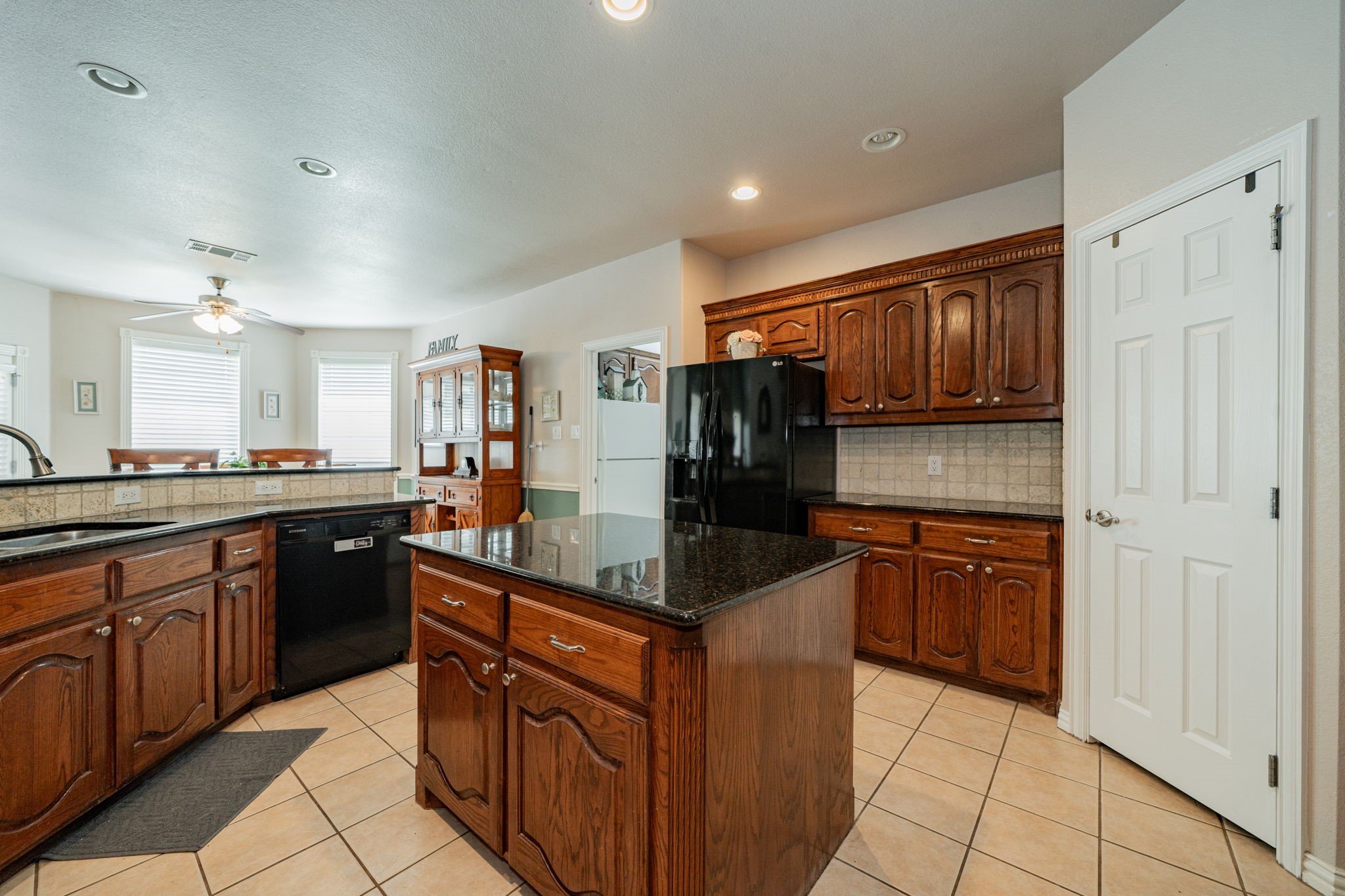 2577 W Alamosa Drive